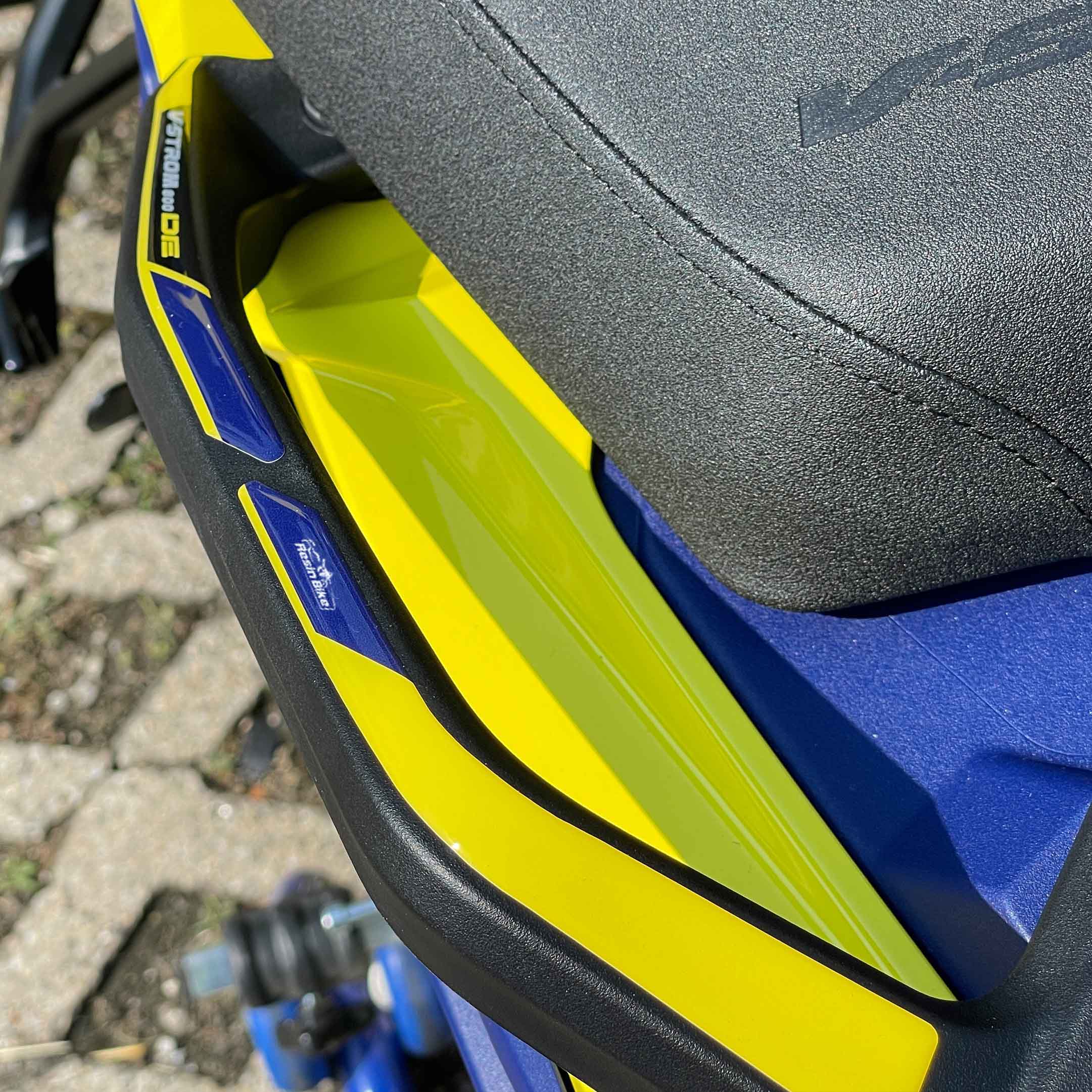 Resin Bike 3D Motorcycle Stickers - Passenger Handles | Suzuki V-Strom 800DE 2023>2026 - Pyramid Motorcycle Accessories