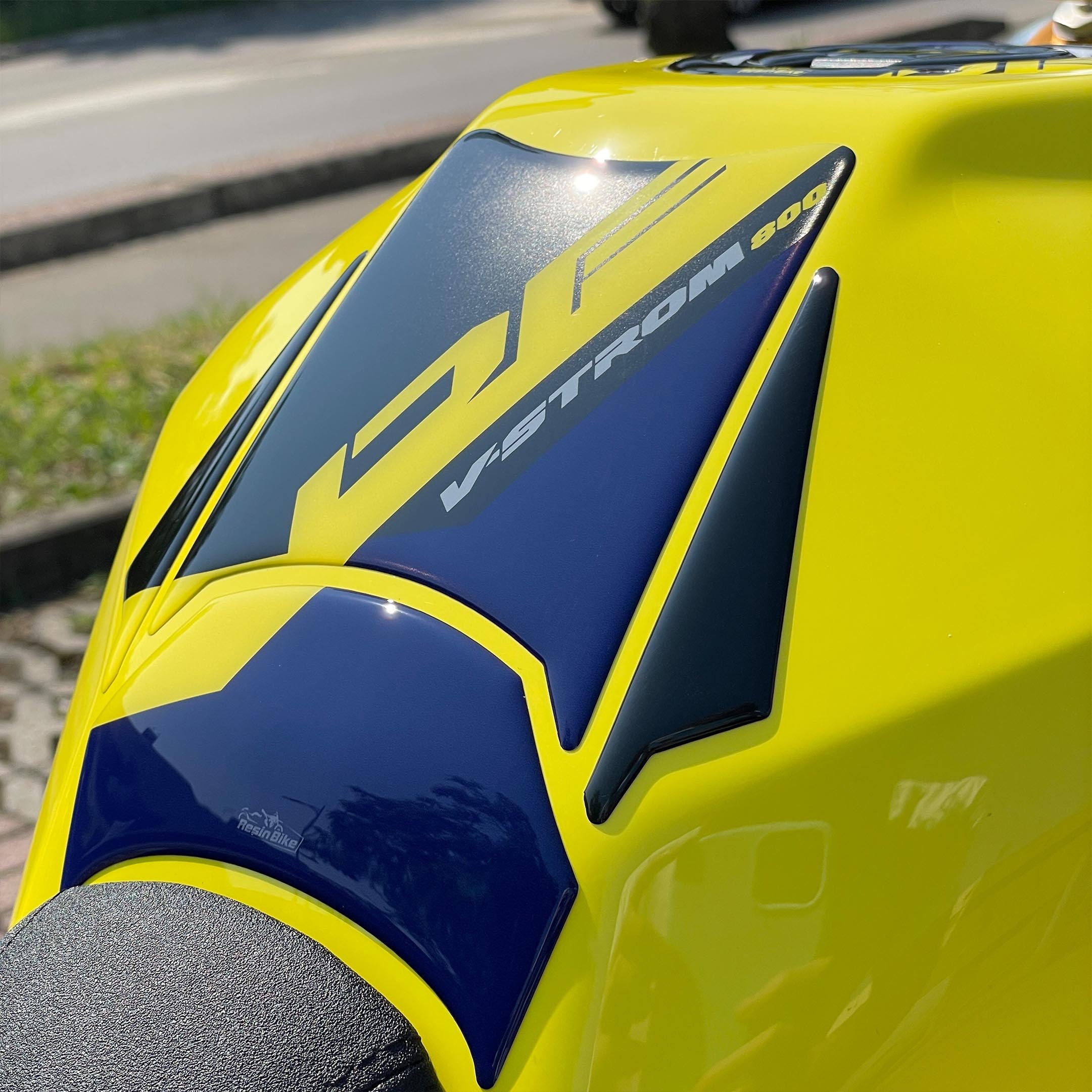 Resin Bike 3D Motorcycle Stickers - Basic Kit | Suzuki V-Strom 800DE 2023>2026 - Pyramid Motorcycle Accessories