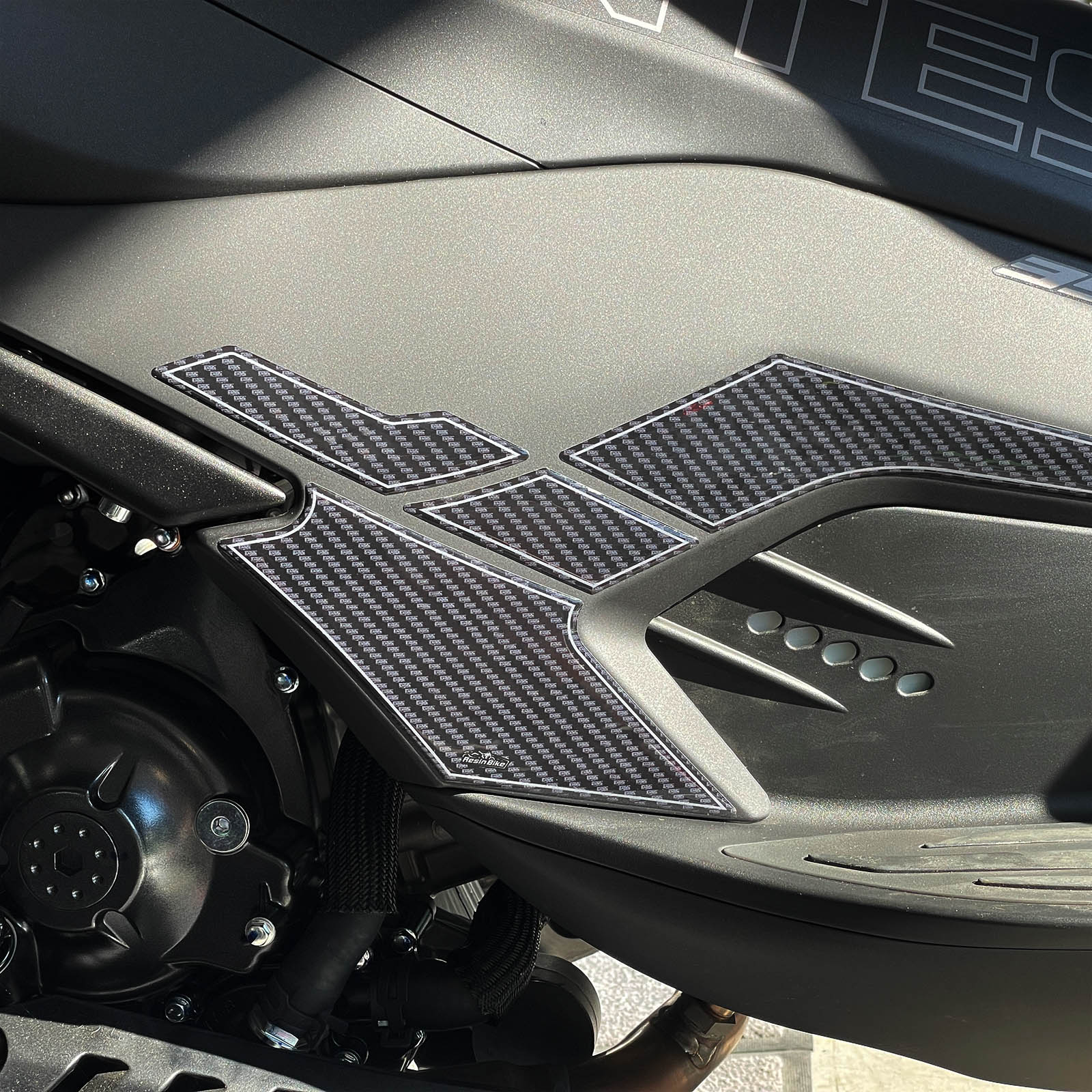Resin Bike 3D Motorcycle Stickers - Tank Sides | Zontes ZT350D 2023>Current - Pyramid Motorcycle Accessories