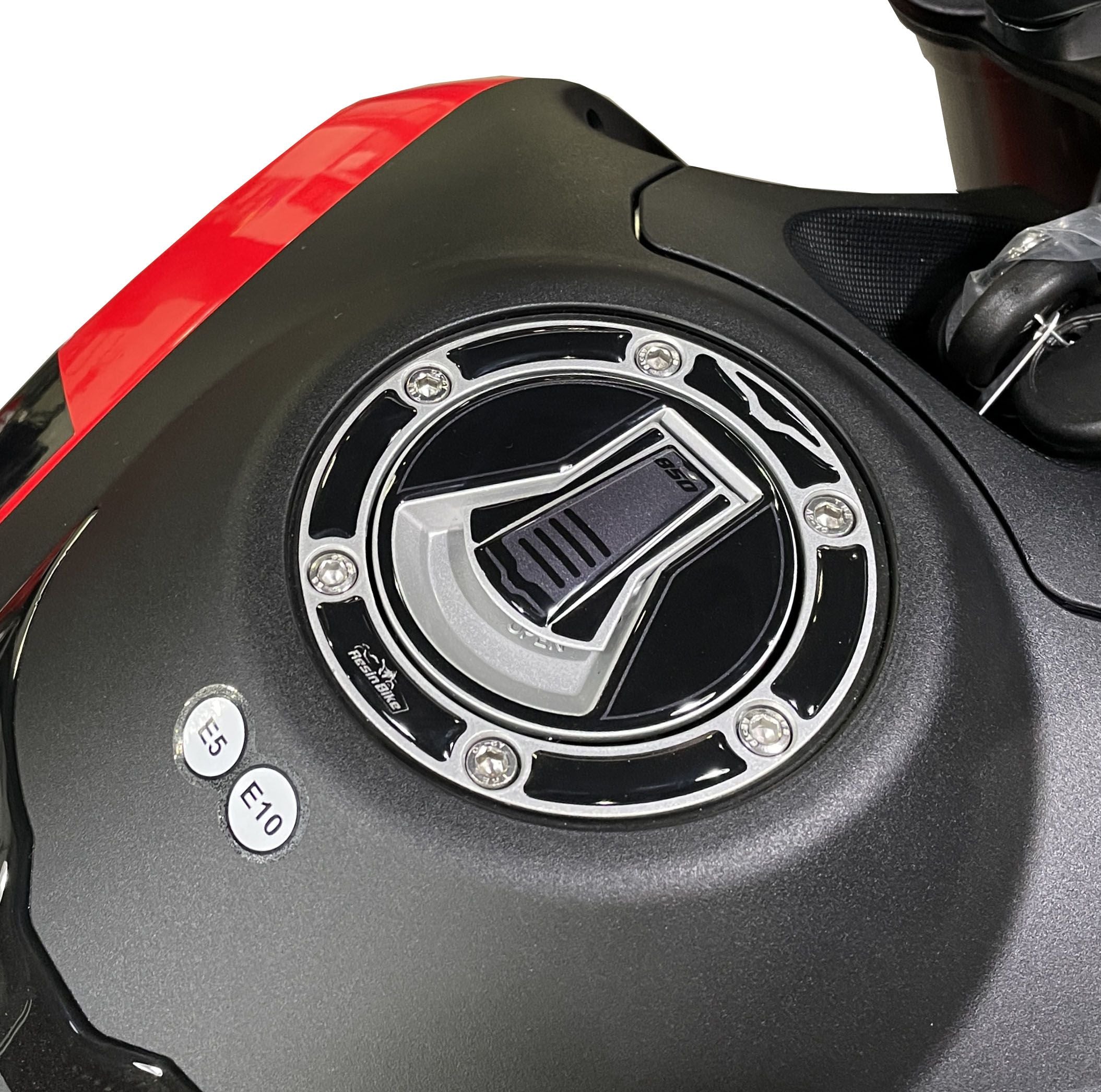 Resin Bike 3D Motorcycle Stickers - Tank Kit | Moto Guzzi V85 TT 2021>2022 - Pyramid Motorcycle Accessories