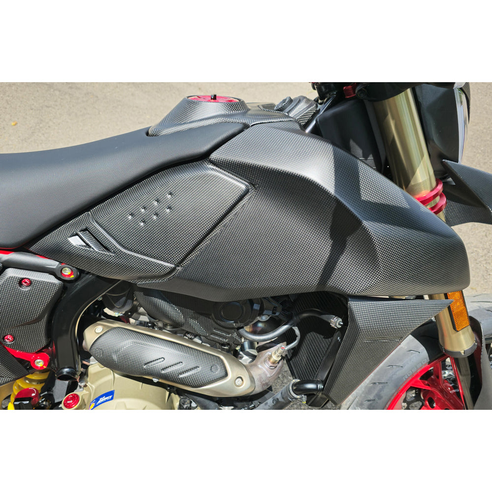 CNC Racing Fuel Tank Side Covers Carbon for Ducati Hypermotard 698 Mono - Shop name