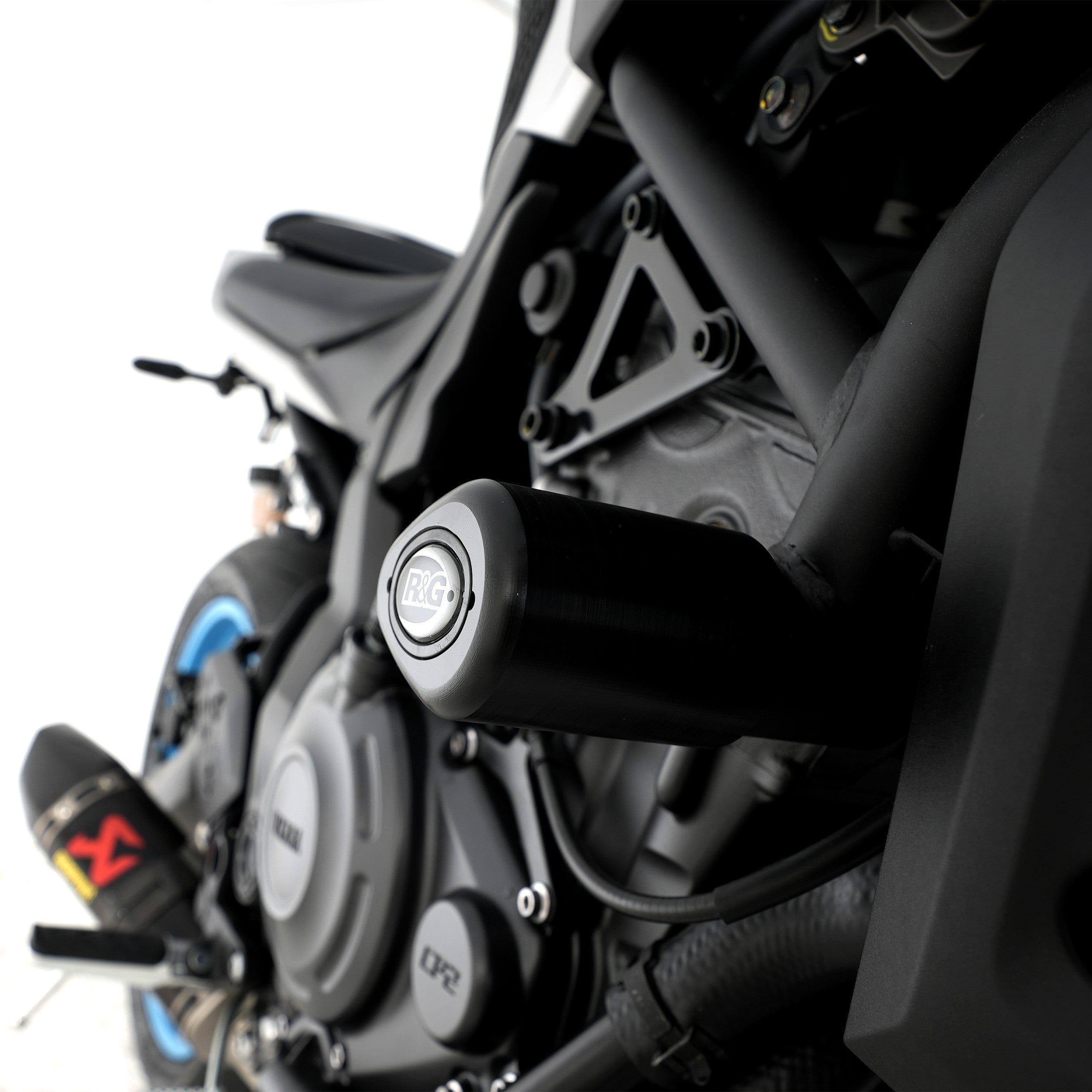 R&G Crash Protectors | Black | Yamaha XSR 700 2016>Current & Fantic Caballero 700 2023>Current & Yamaha Tracer 700 2016>2020 & Yamaha MT-07 2014>Current