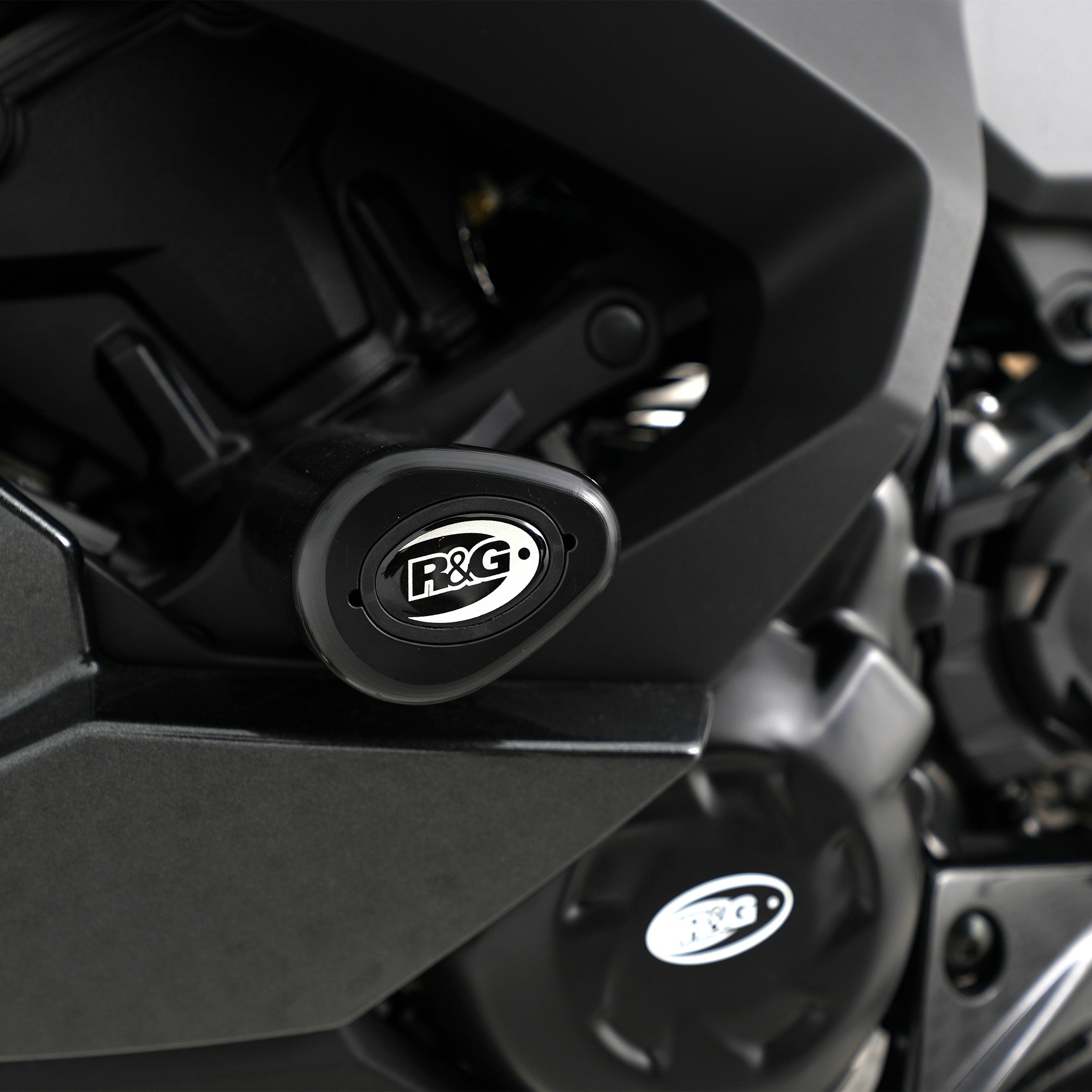 R&G Crash Protectors | Black | Kawasaki Ninja 1100 SX SE 2025>Current & Kawasaki Ninja 1000 SX 2020>2024 & Kawasaki Z 1000 SX 2017>2019 & Kawasaki Ninja 1100 SX 2025>Current - Pyramid Motorcycle Accessories