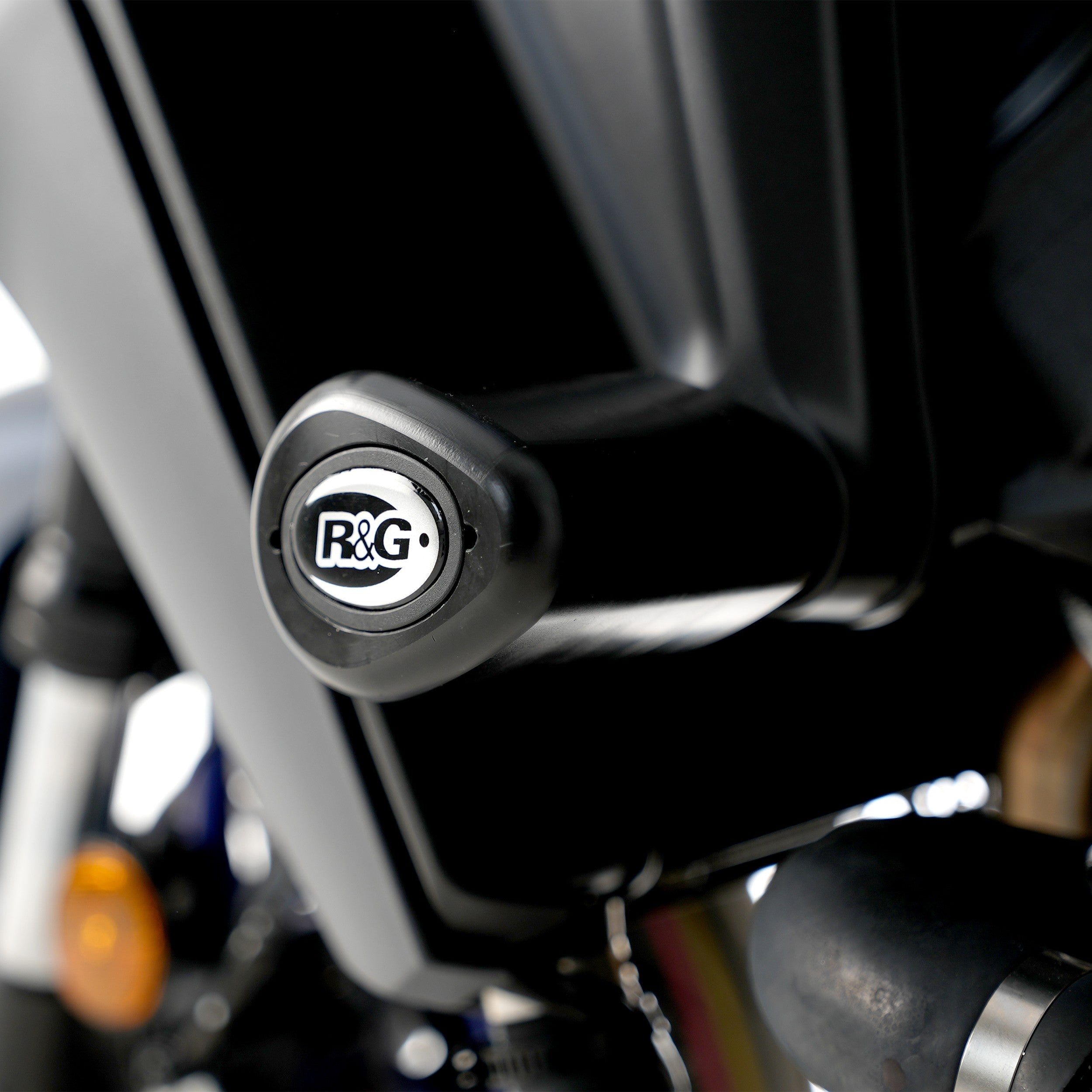 R&G Crash Protectors | White | Yamaha Tracer 9 2021>2024 & Yamaha XSR 900 2022>2024 & Yamaha MT-09 2021>Current & Yamaha Tracer 9 GT 2021>Current & Yamaha Tracer 9 GT+ 2025>Current & Yamaha MT-09 SP 2021>2023