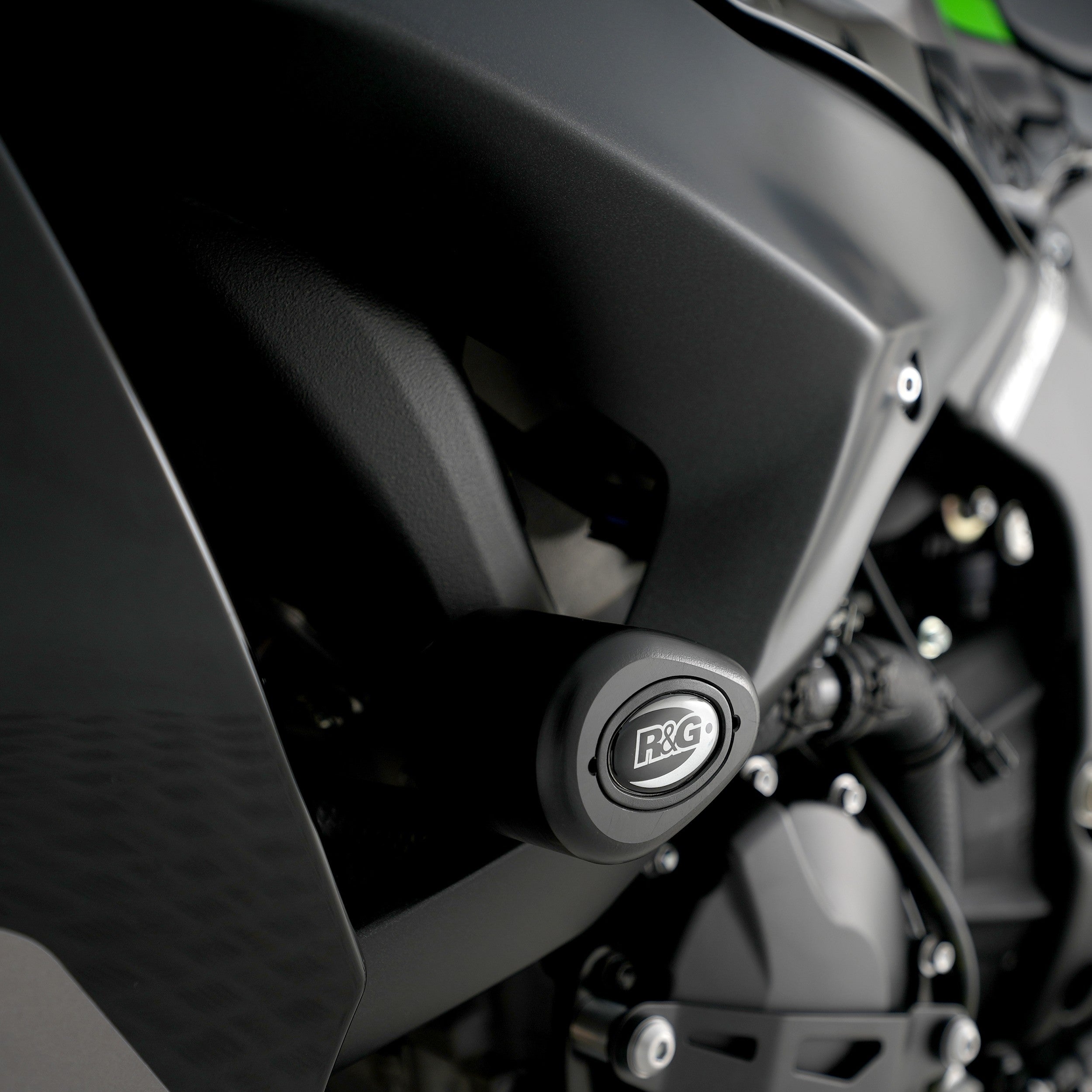 R&G Crash Protectors | White | Kawasaki Ninja ZX6-R 2024>Current