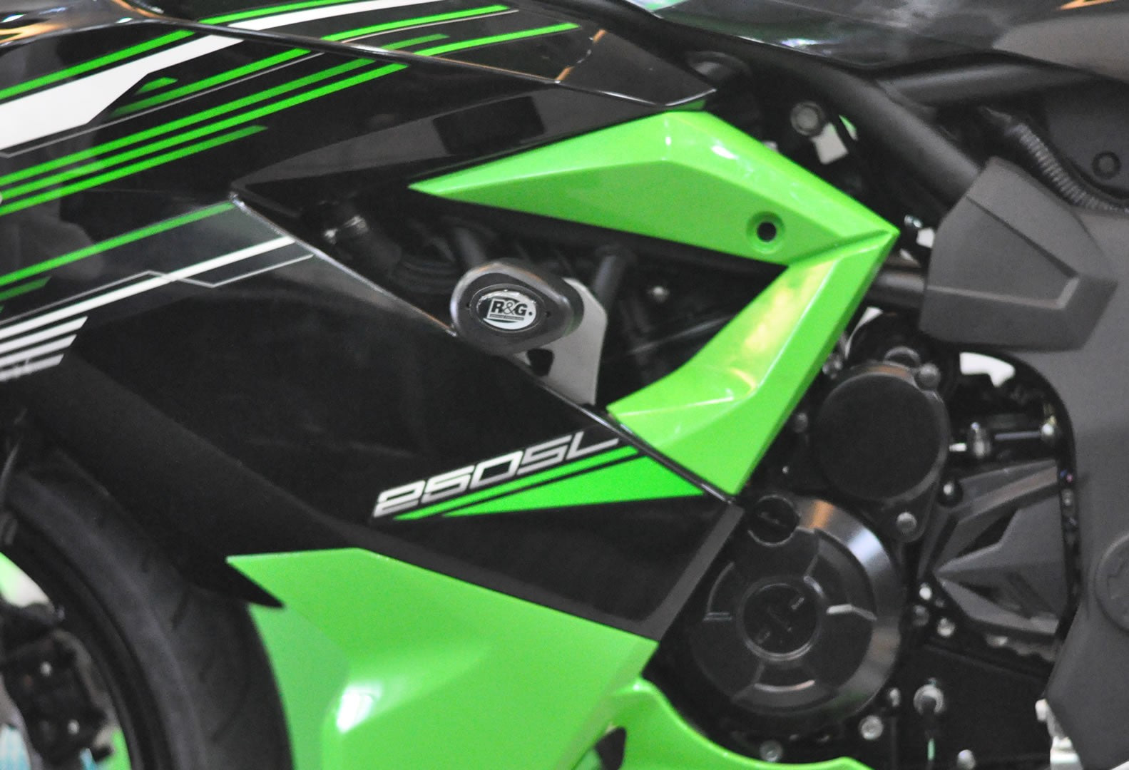 R&G Crash Protectors | Black | Kawasaki Ninja 250 SL 2014>2020 & Kawasaki Ninja 125 2019>Current