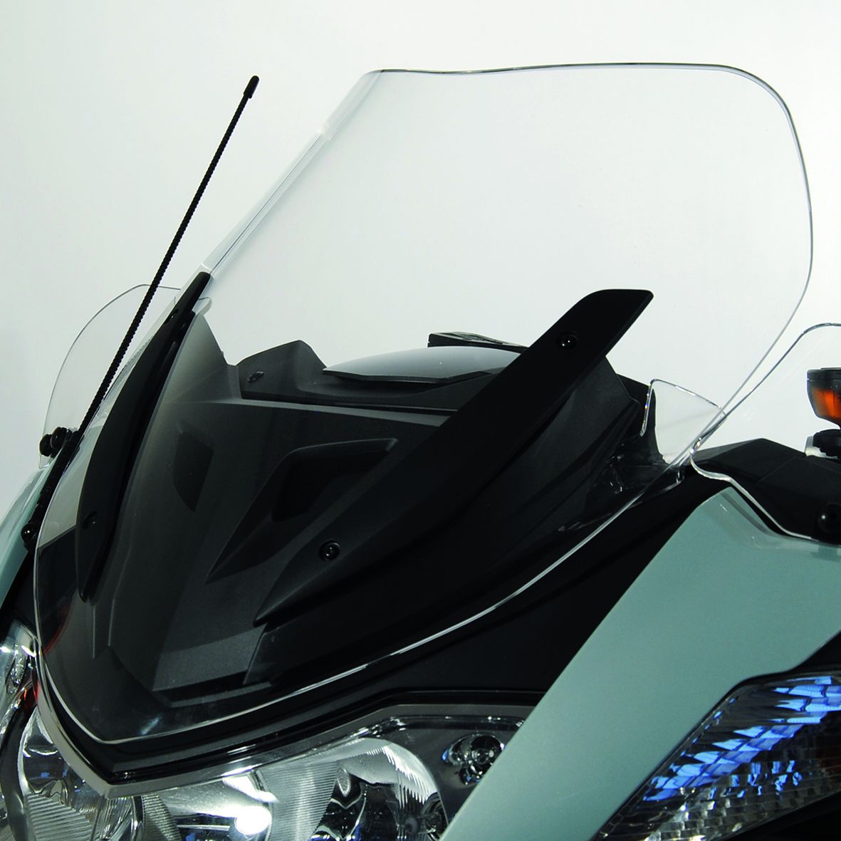 Isotta Medium Screen | Light Smoke | BMW R1200 RT 2010-06/2014 - Pyramid Motorcycle Accessories