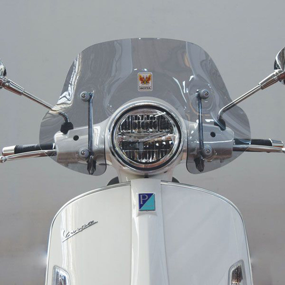 Isotta Summer Screen | Dark Smoke | Vespa GTS HPE and GTS i-GET - Pyramid Motorcycle Accessories