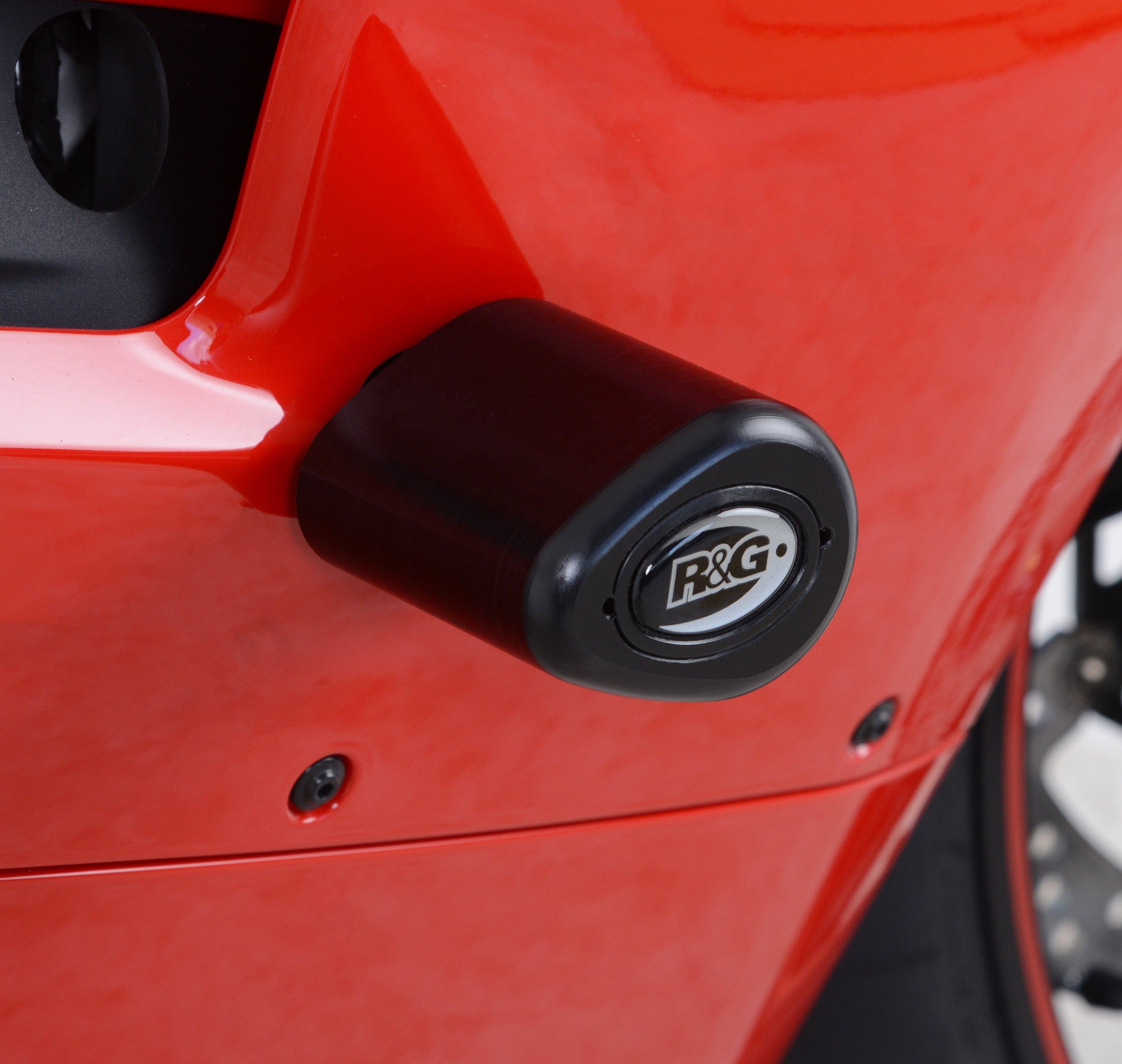 R&G Crash Protectors | White | Ducati Panigale V4 2018>2019 & Ducati Panigale V4 S 2018>2019 & Ducati Panigale V4 Speciale 2018