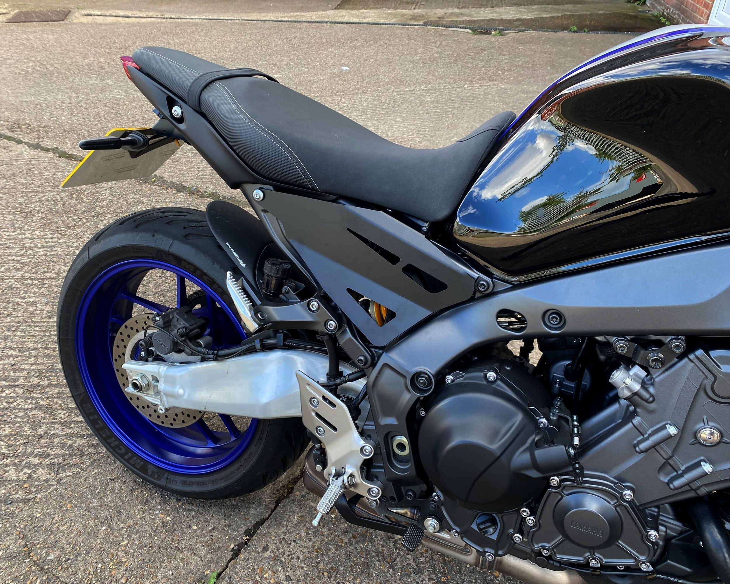 Pyramid Aluminium Infill Panels | Matte Black | Yamaha MT-09 2021>2023 - Shop name