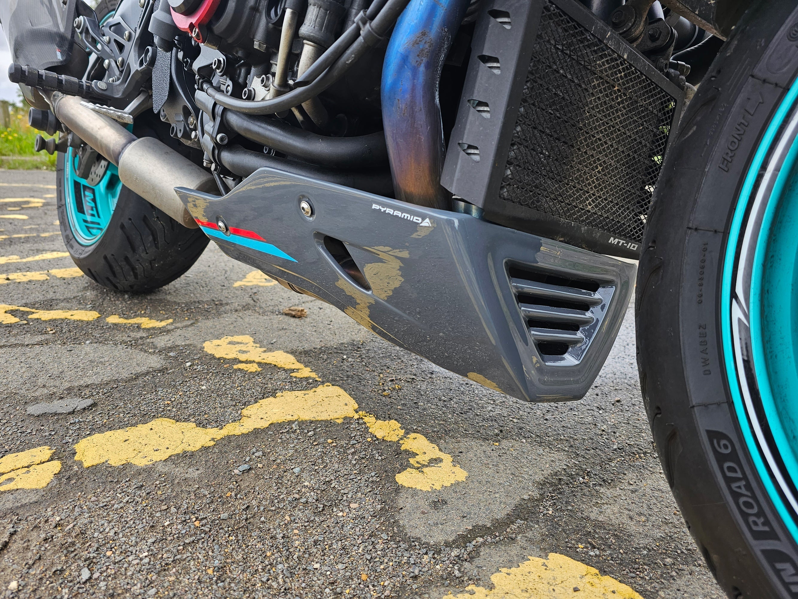 Pyramid Belly Pan | Cyan Storm Colours | Yamaha MT-10 2022>Current - Pyramid Motorcycle Accessories
