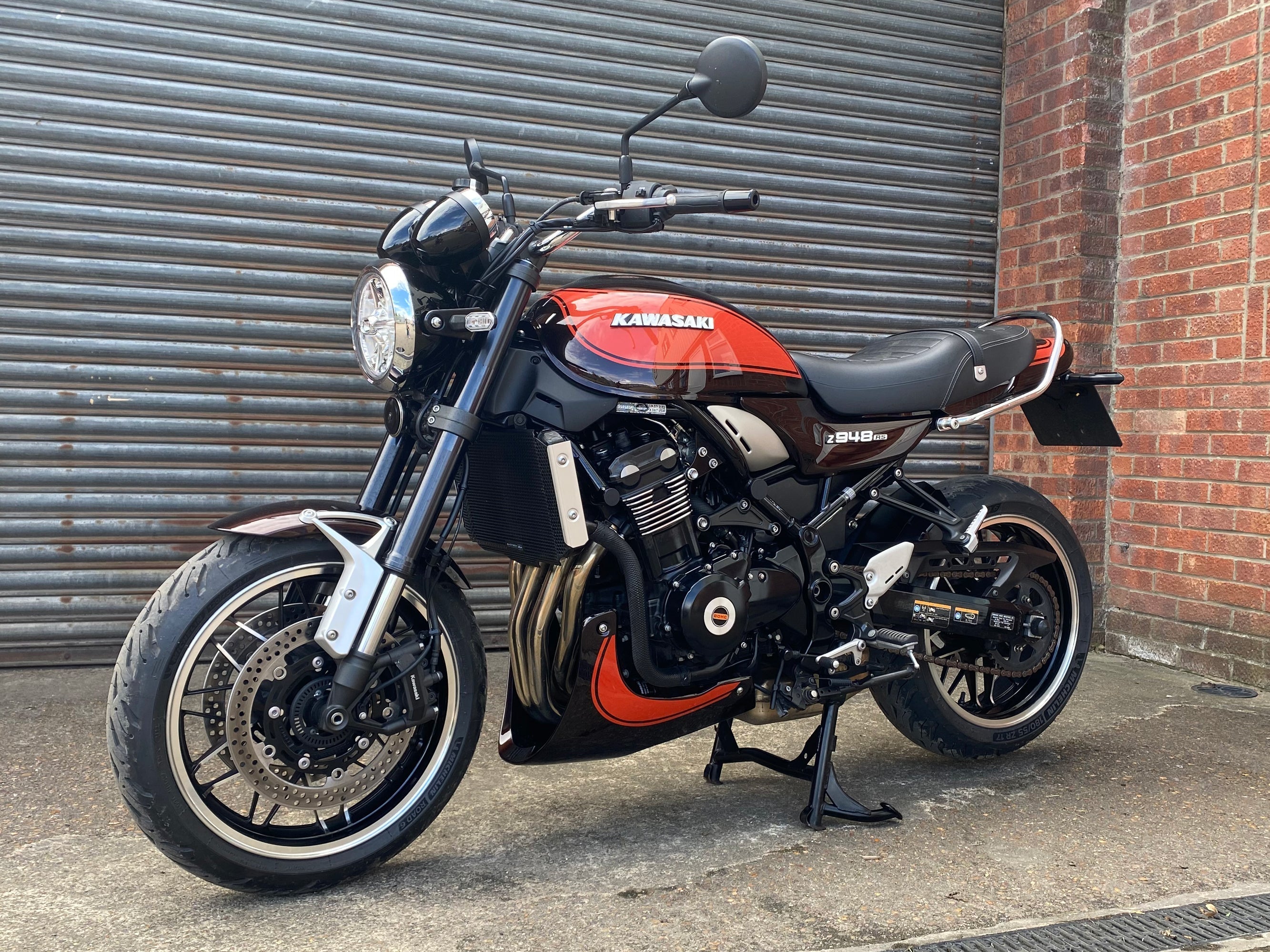 Pyramid Belly Pan | Metallic Brown/Metallic Orange (Candytone Brown/Candytone Orange) | Kawasaki Z 900 RS 2018>2020 - Shop name