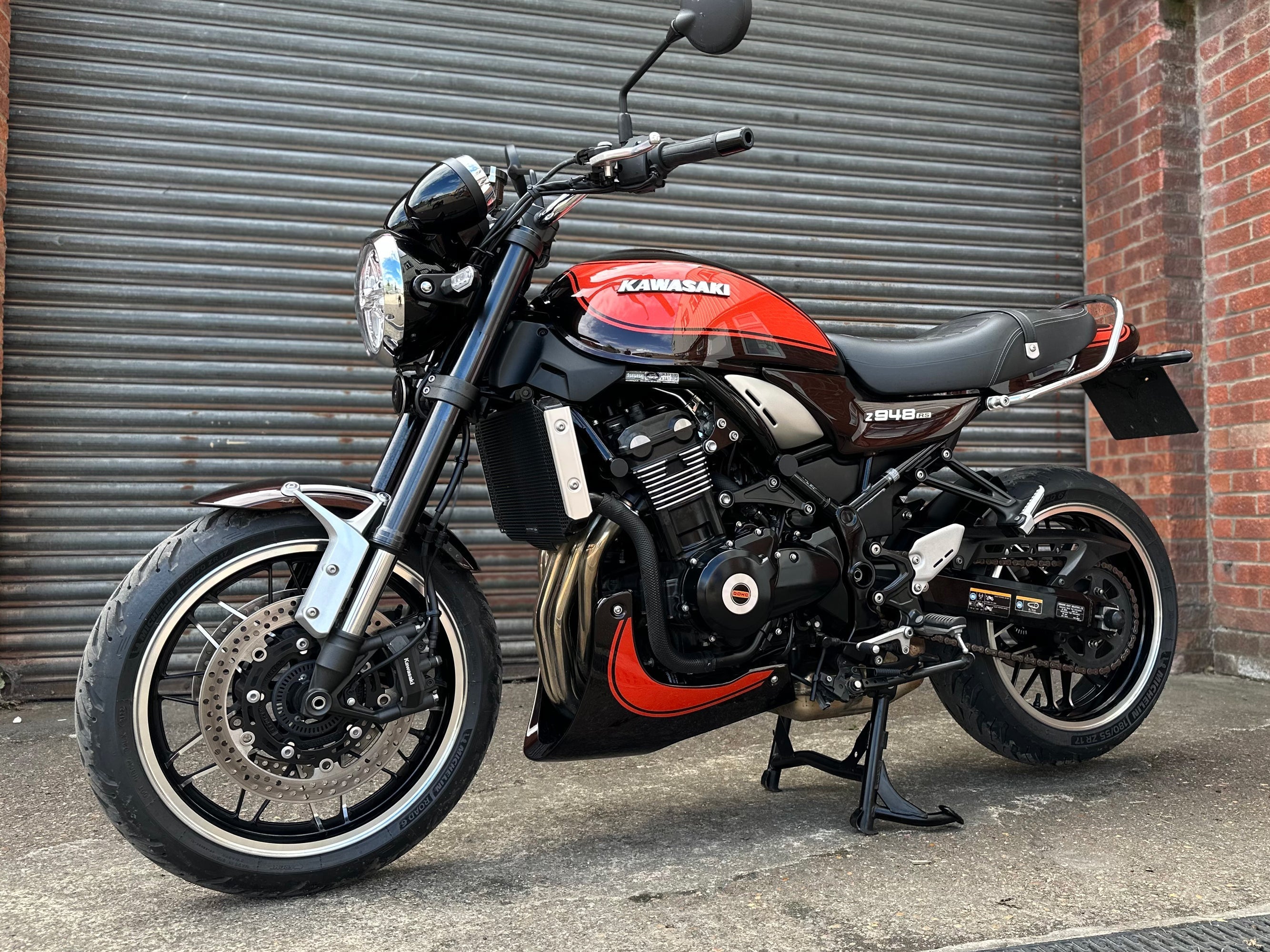 Pyramid Belly Pan | Metallic Brown/Metallic Orange (Candytone Brown/Candytone Orange) | Kawasaki Z 900 RS 2018>2020 - Shop name