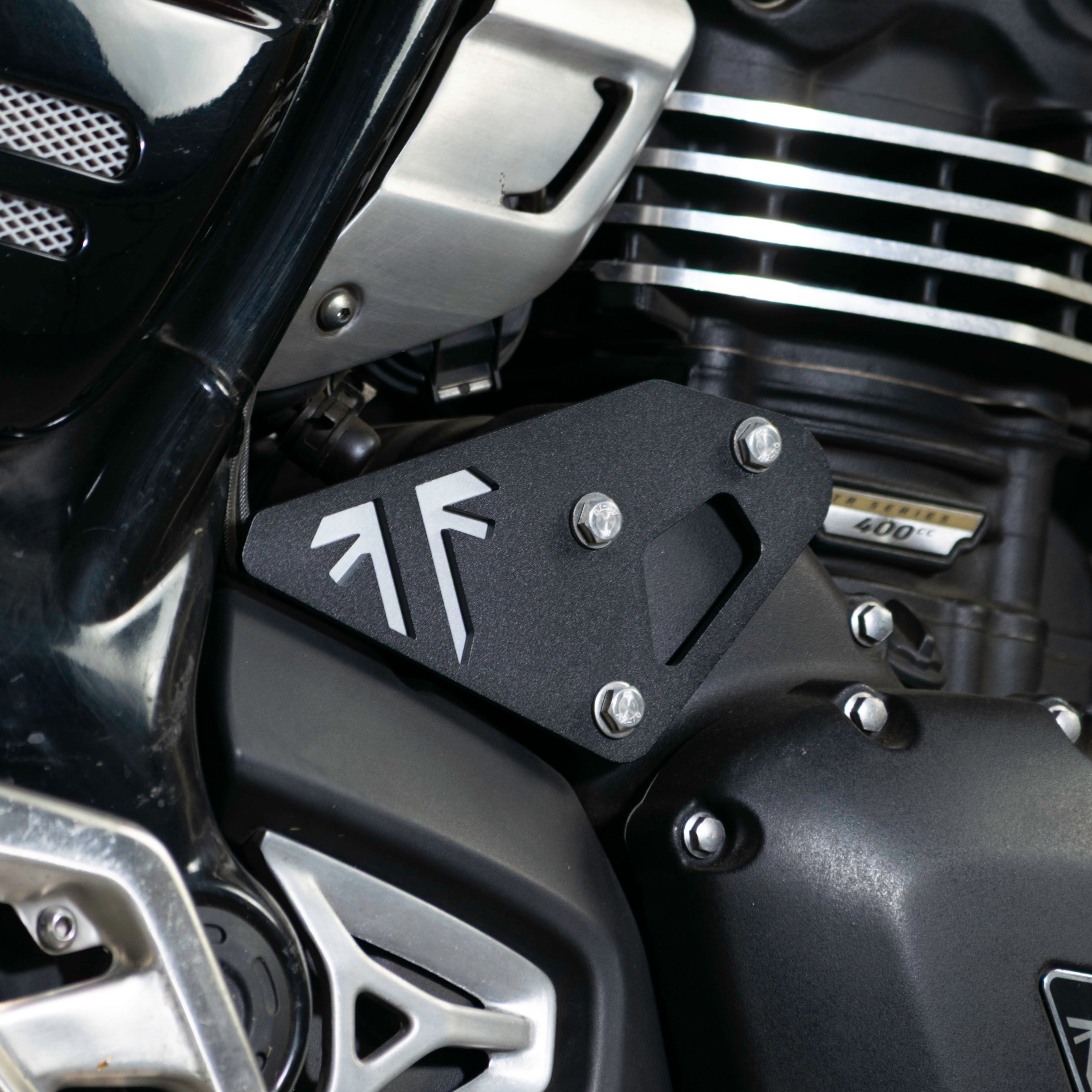 Pyramid Clutch Cable Cover | Matte Black | Triumph Scrambler 400 X 2023>Current - Pyramid Motorcycle Accessories