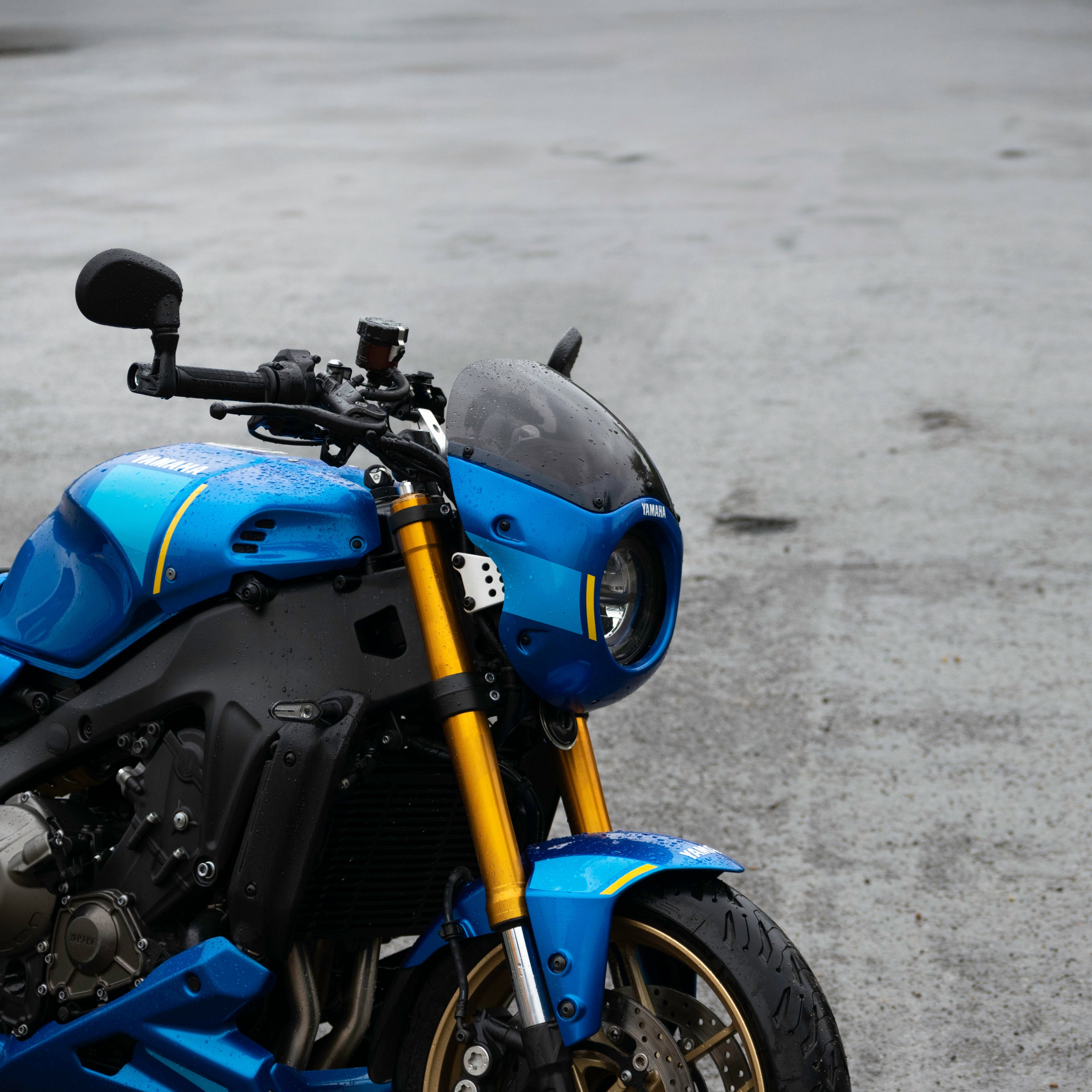 Pyramid Decals | Gold Seat Cowl Decal | Yamaha XSR 900 2025>Current - Pyramid Motorcycle Accessories