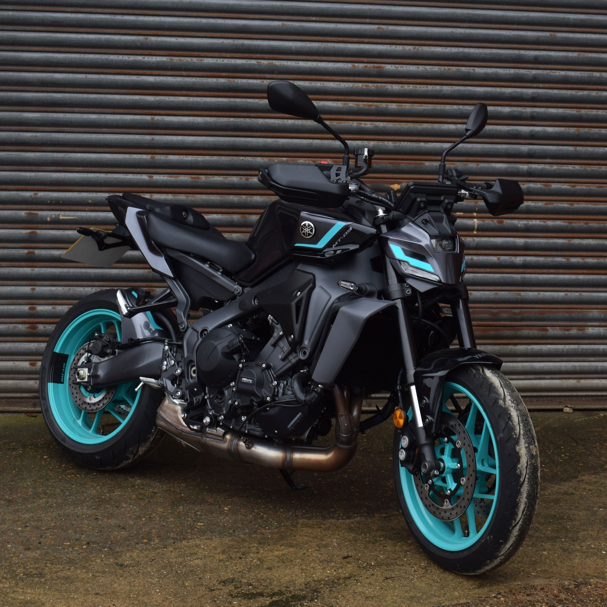 Pyramid Decals | Ice Storm Headlight Decal | Yamaha MT-09 2025>Current - Pyramid Motorcycle Accessories