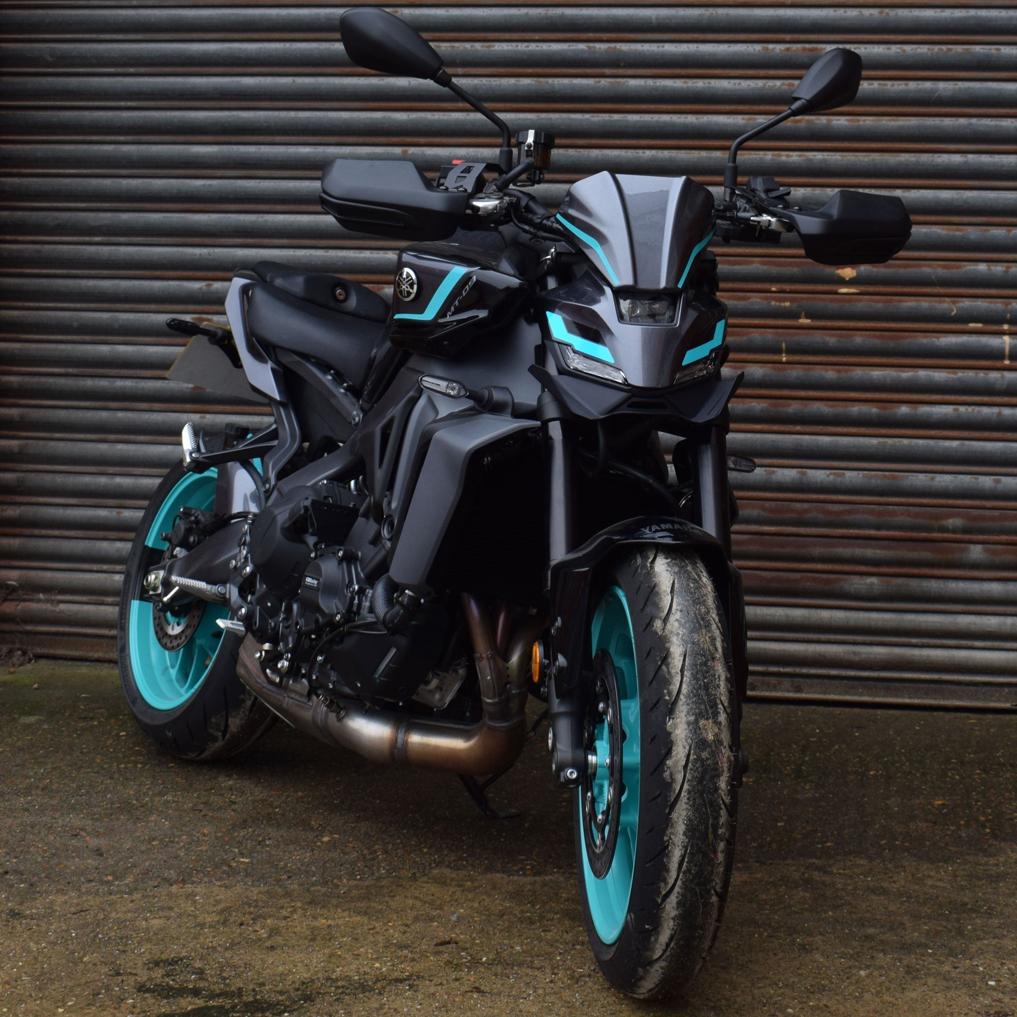 Pyramid Decals | Ice Storm Headlight Decal | Yamaha MT-09 2025>Current - Pyramid Motorcycle Accessories
