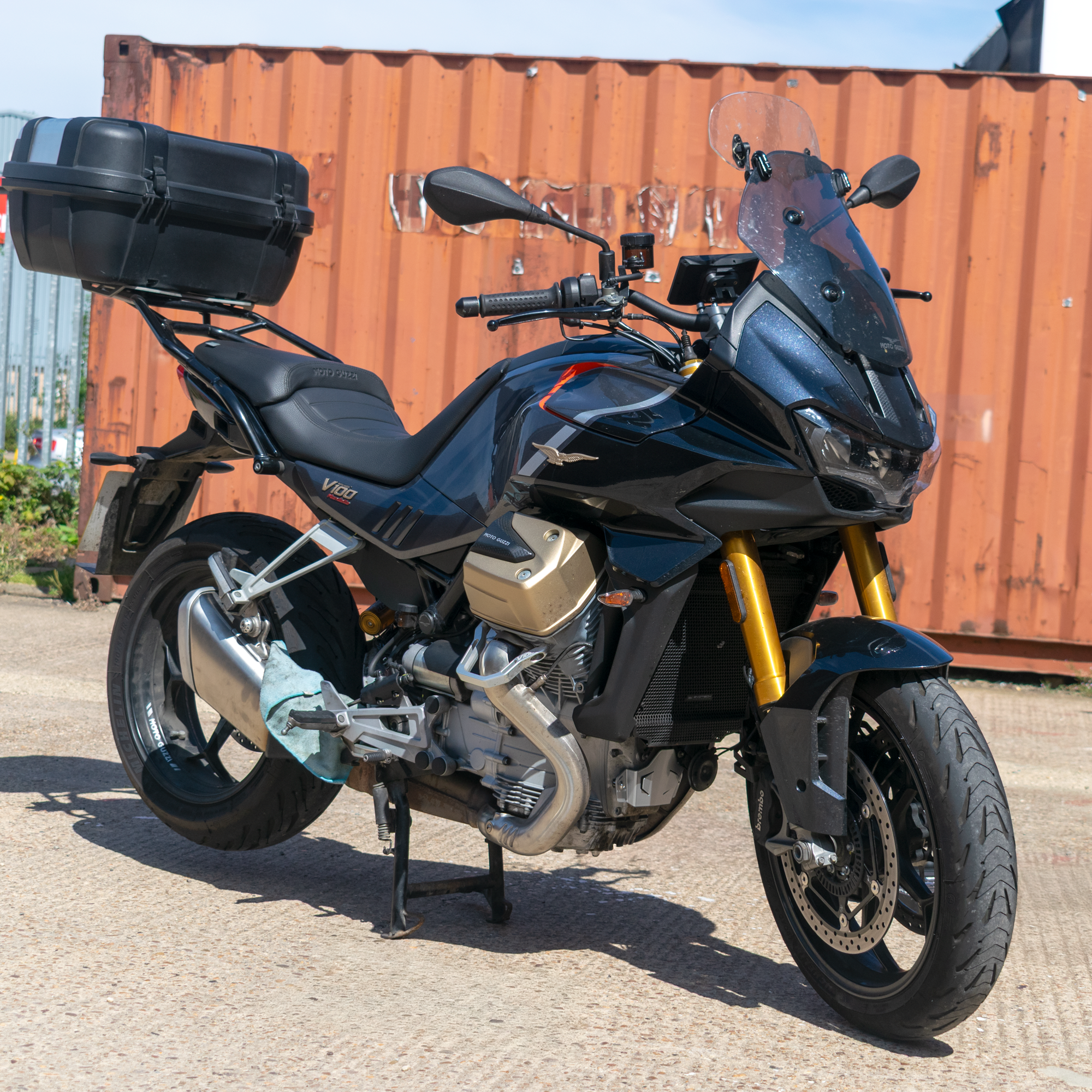 Pyramid Engine Cover | Gloss Silver | Moto Guzzi V100 Mandello 2022>Current - Shop name