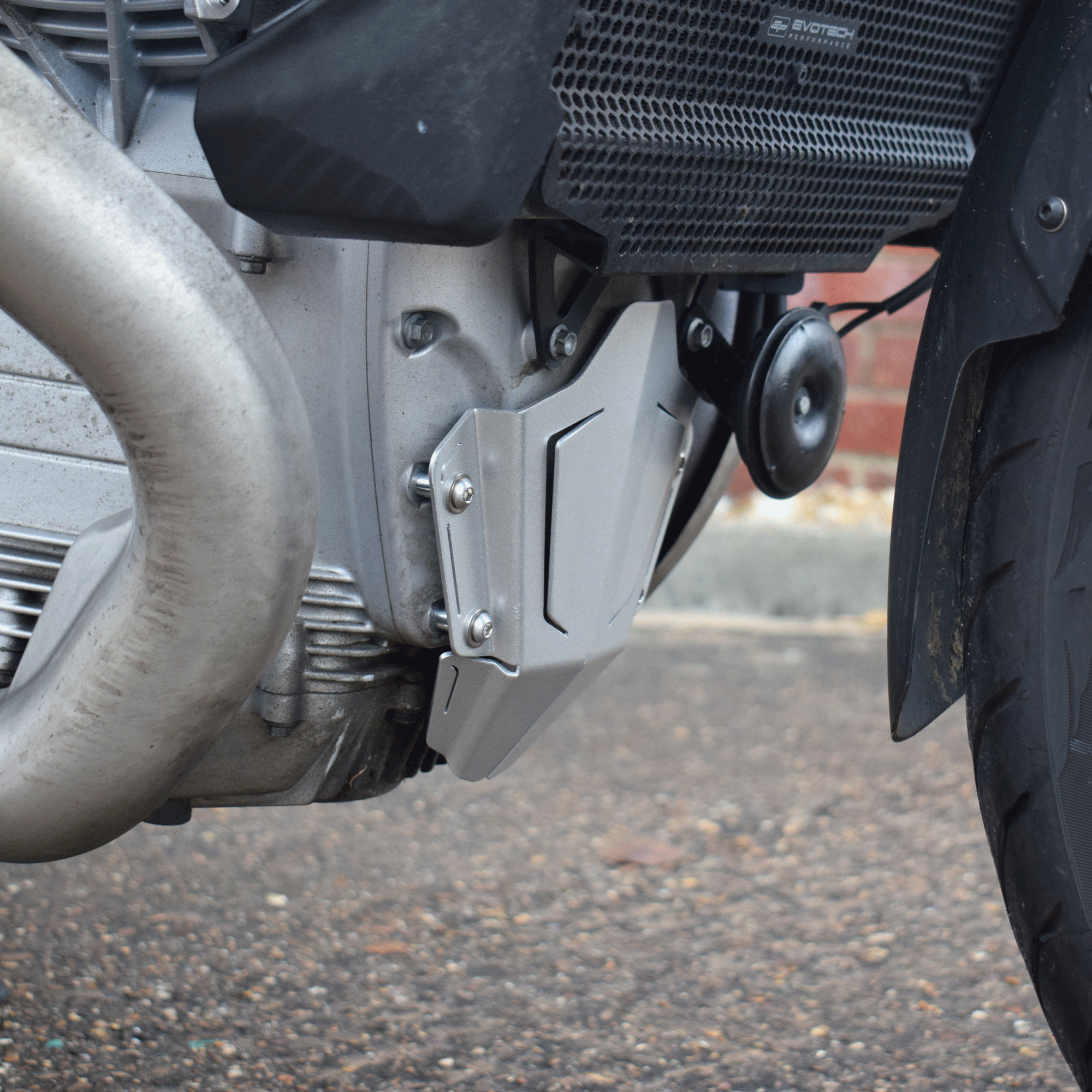 Pyramid Engine Cover | Gloss Silver | Moto Guzzi V100 Mandello S 2022>Current - Shop name