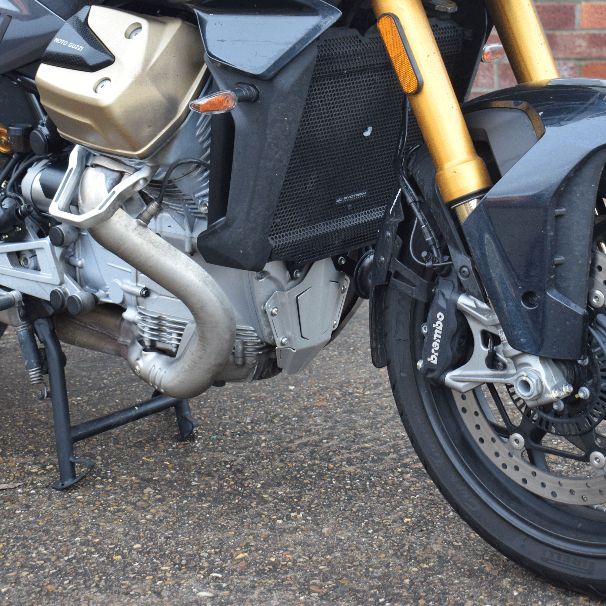 Pyramid Engine Cover | Gloss Silver | Moto Guzzi V100 Mandello S 2022>Current - Shop name