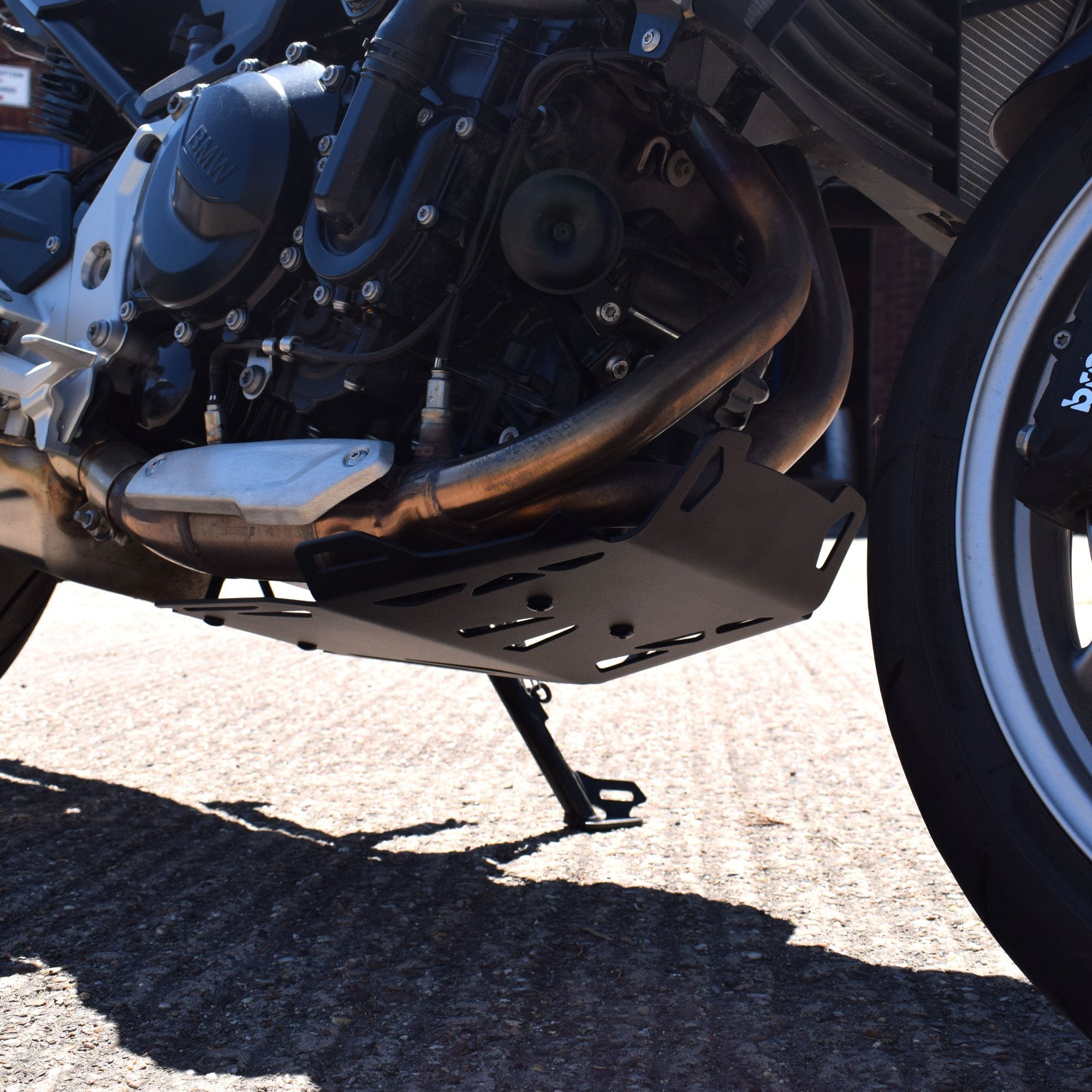 Pyramid Engine Plate | Matte Black | BMW F 900 XR 2020>Current - Shop name