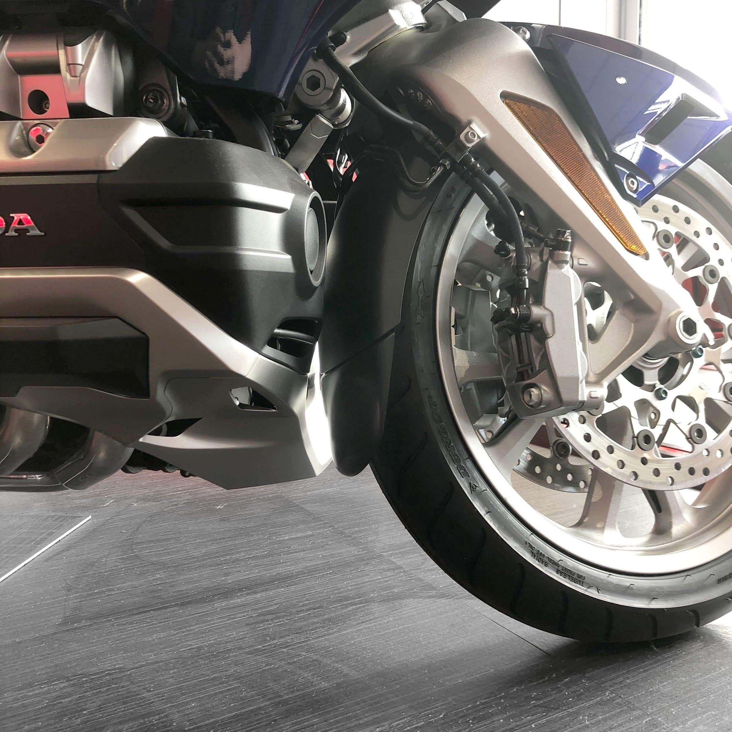 Pyramid Extenda Fenda | Matte Black | Honda Gold Wing 2018>Current - Shop name