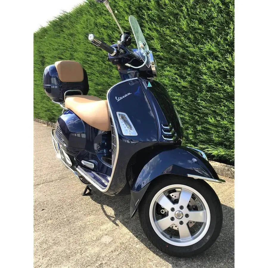 Pyramid Extenda Fenda | Matte Black | Piaggio Vespa GT 125 2005>2008 - Shop name