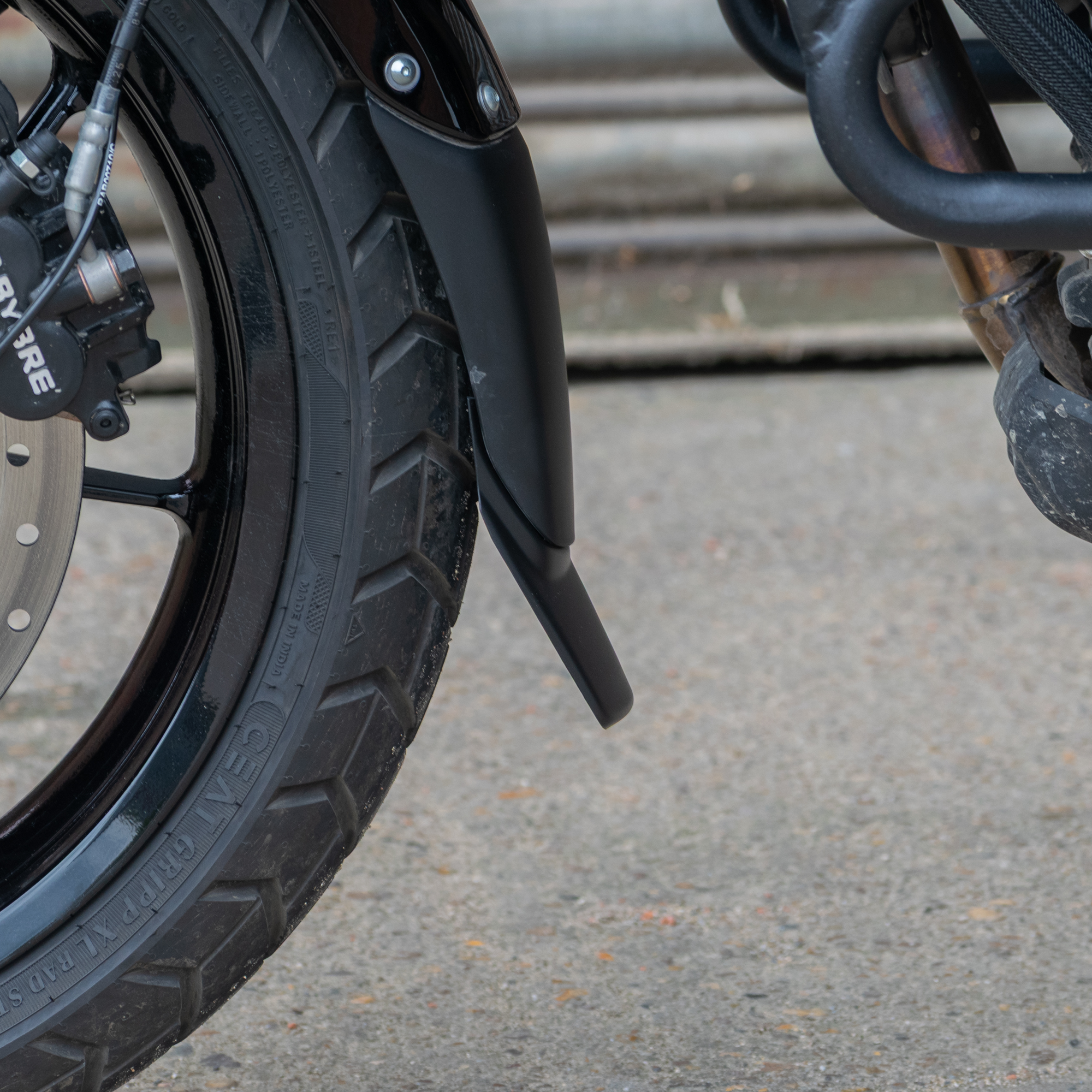 Pyramid Extenda Fenda | Matte Black | Royal Enfield Guerrilla 450 2024>Current - Shop name