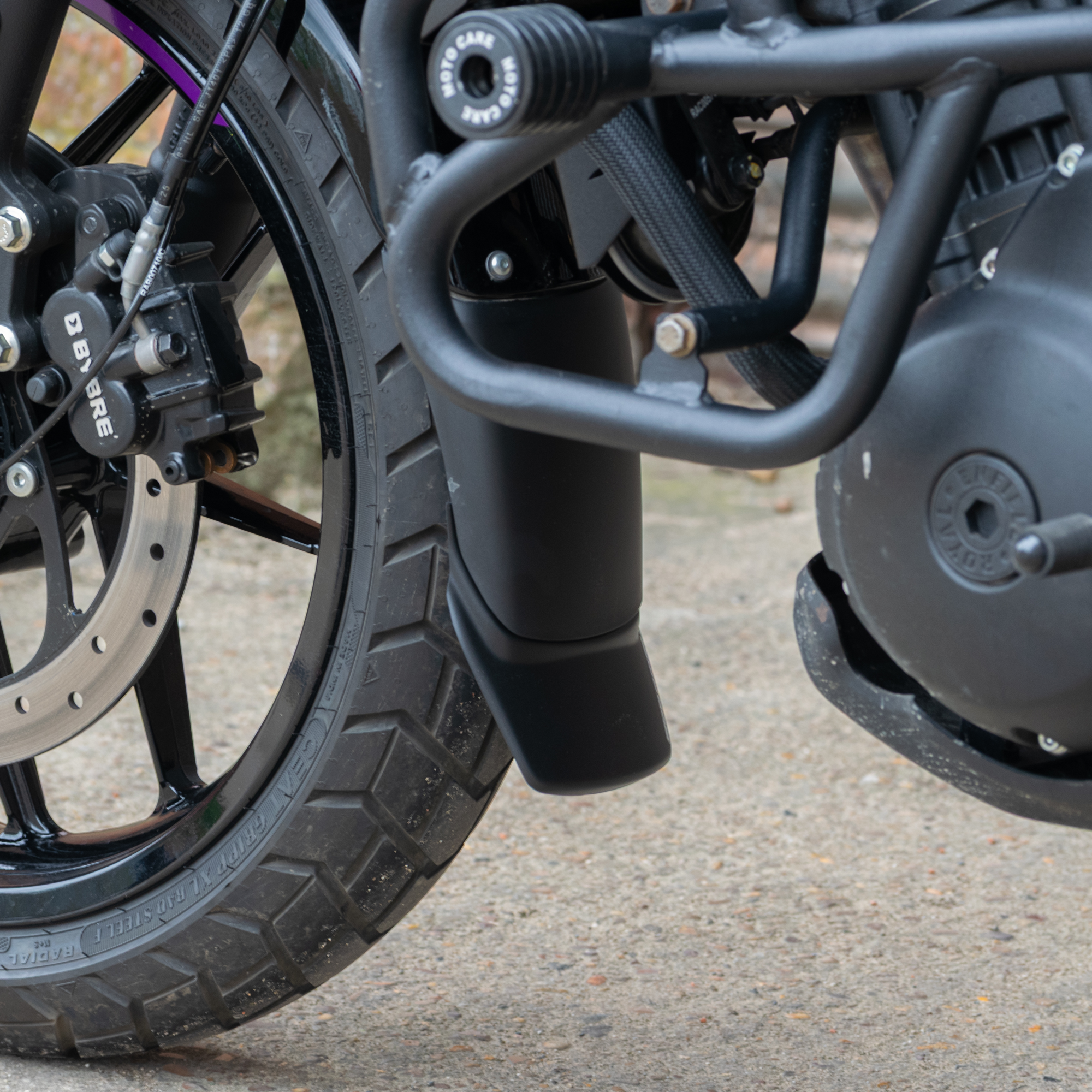 Pyramid Extenda Fenda | Matte Black | Royal Enfield Guerrilla 450 2024>Current - Shop name