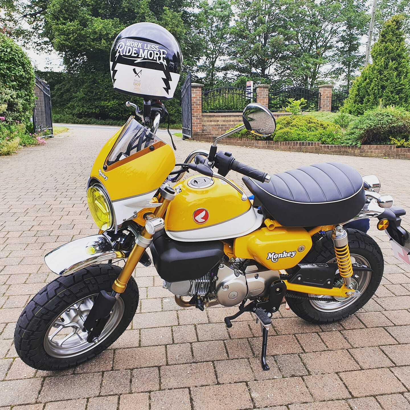 Pyramid Fly Screen | Matte Black | Honda Monkey 125 2018>Current - Pyramid Motorcycle Accessories