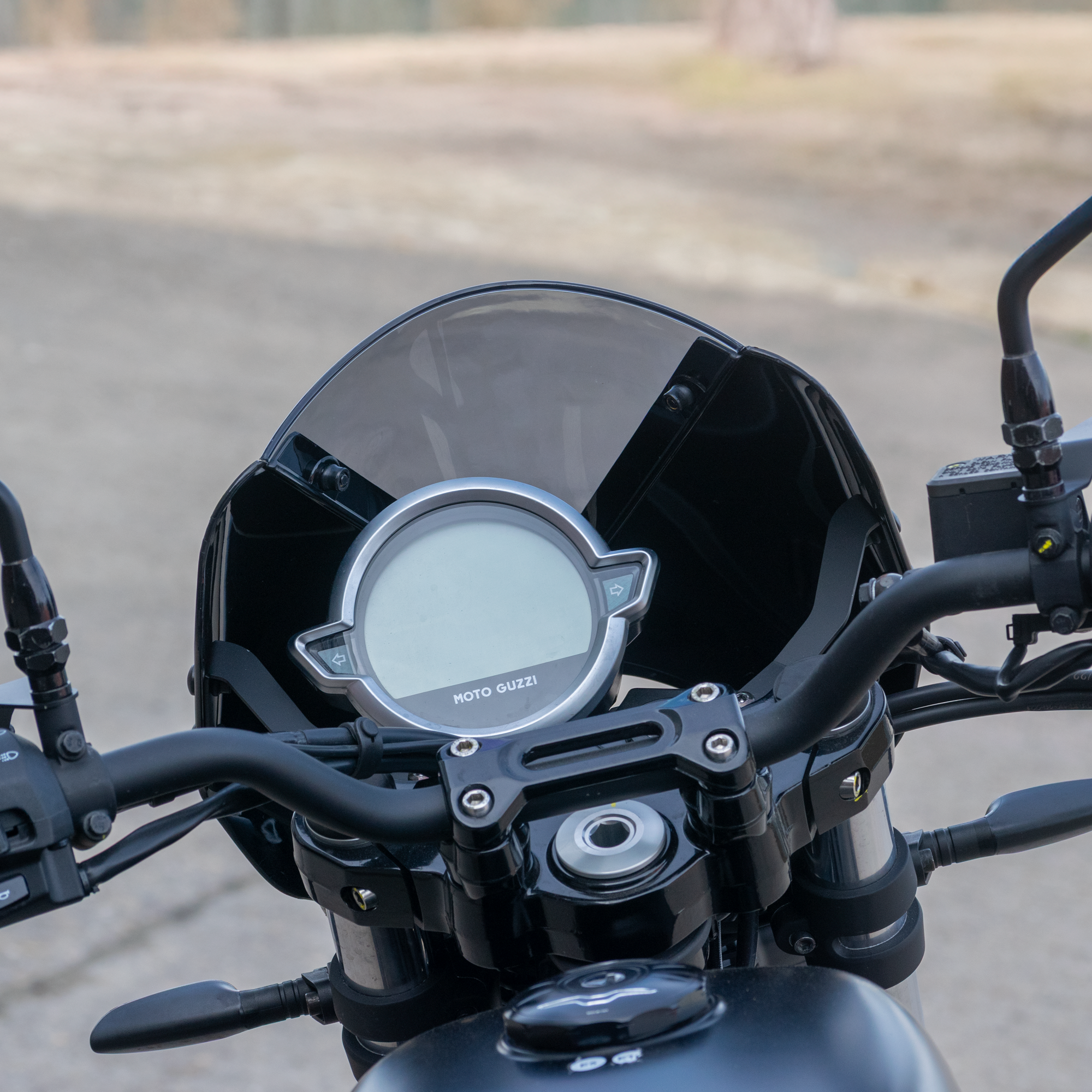 Pyramid Fly Screen | Gloss Black | Moto Guzzi V7 Special 2021>Current - Shop name