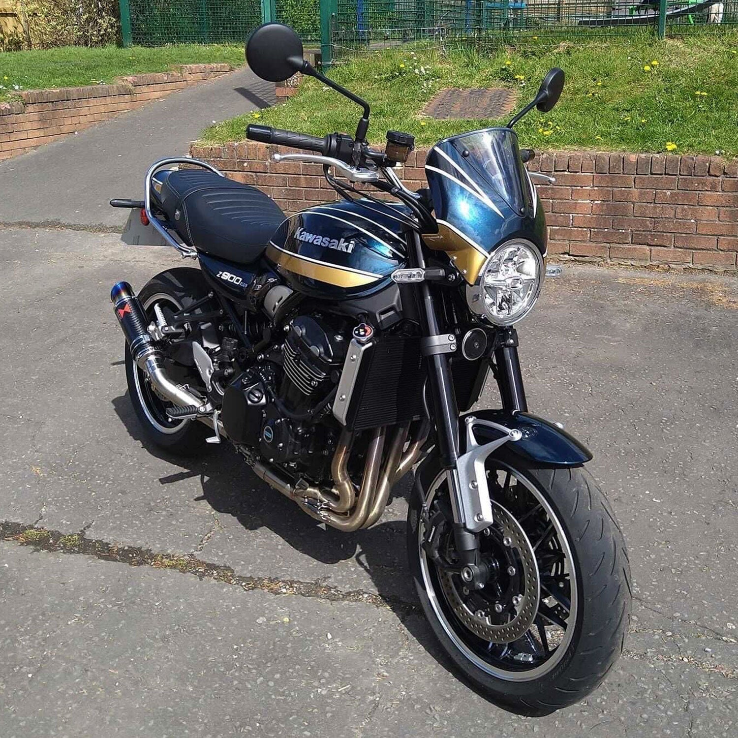 Pyramid Fly Screen | Metallic Dark Green Scheme | Kawasaki Z 900 RS 2022>Current - Shop name