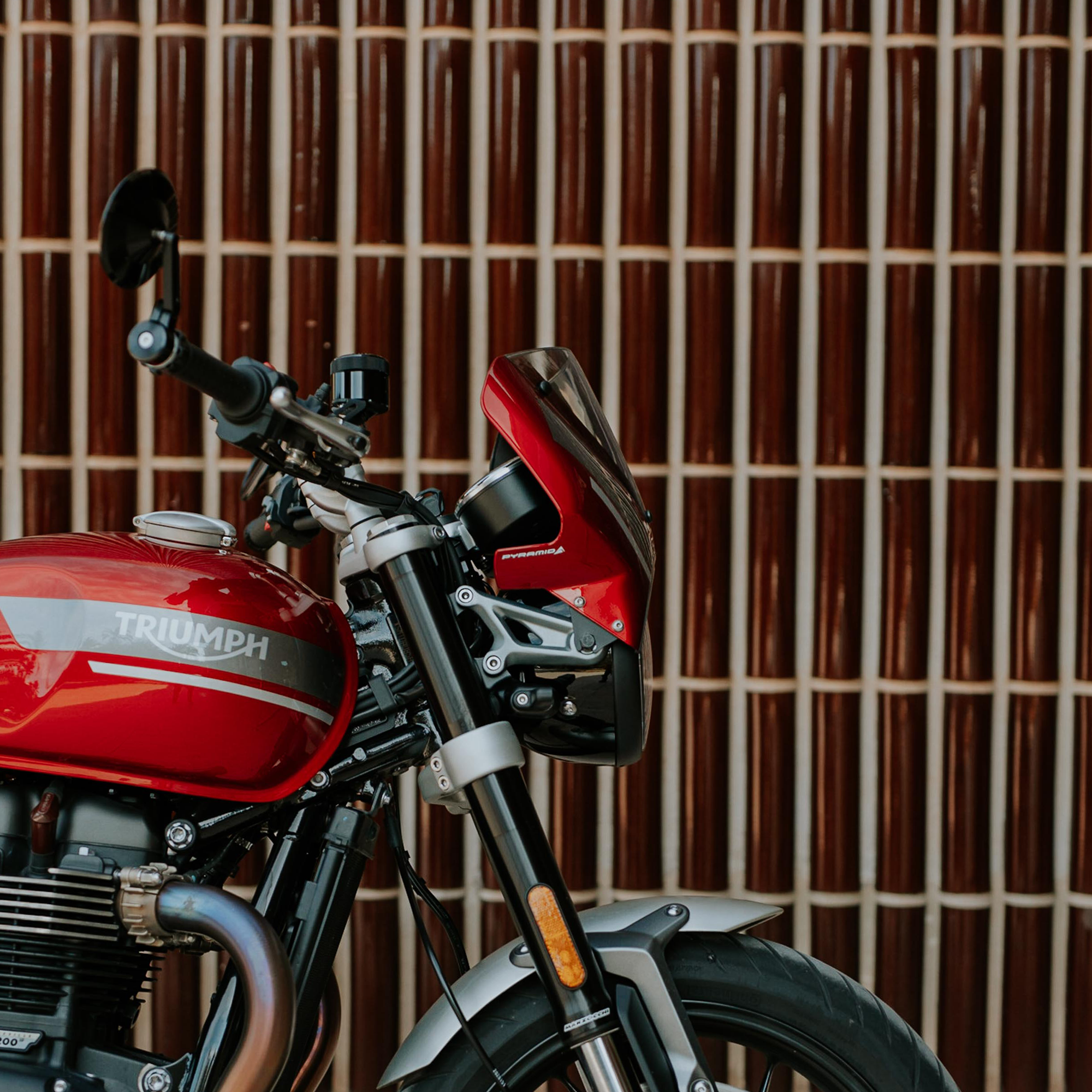 Pyramid Fly Screen | Red Hopper Scheme | Triumph Speed Twin 1200 2019>2024-Screens-Pyramid Motorcycle Accessories