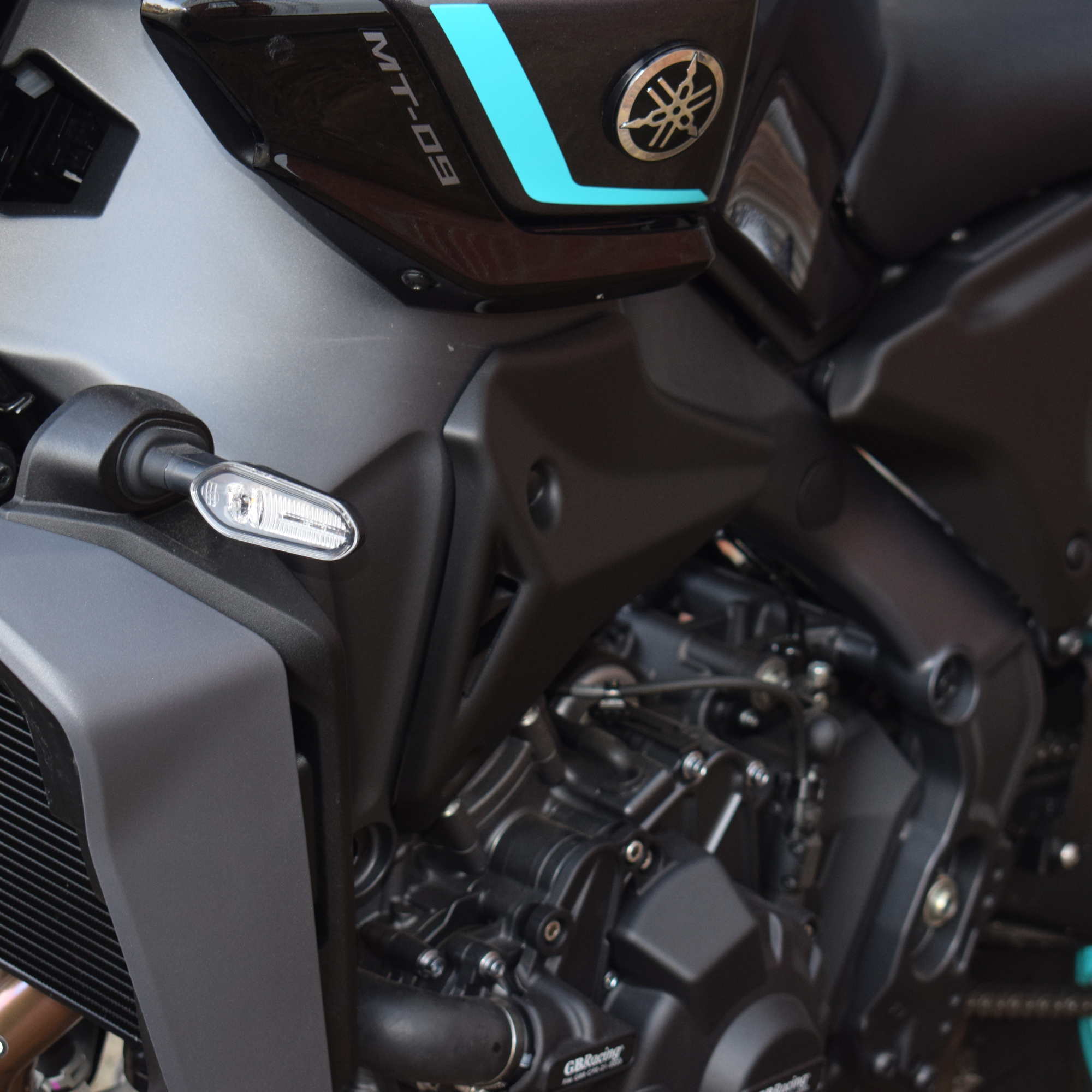 Pyramid Front Infill Panels | Tech Black | Yamaha MT-09 2021>Current - Pyramid Motorcycle Accessories