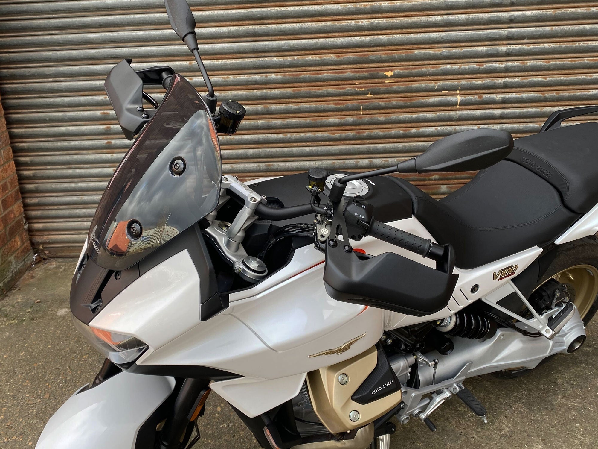 Pyramid Handguards | Matte Black | Moto Guzzi V100 Mandello 2022>Current - Shop name