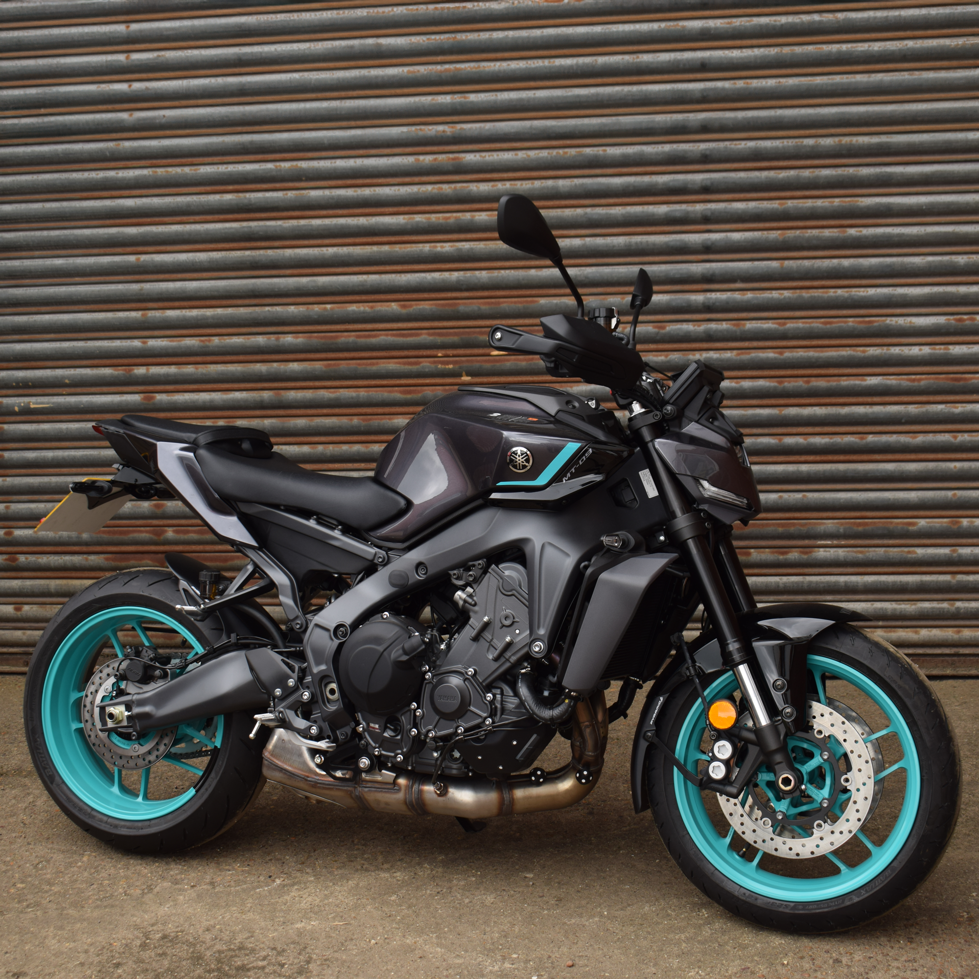 Pyramid Handguards | Matte Black | Yamaha MT-09 2024>2025 -  Shop name
