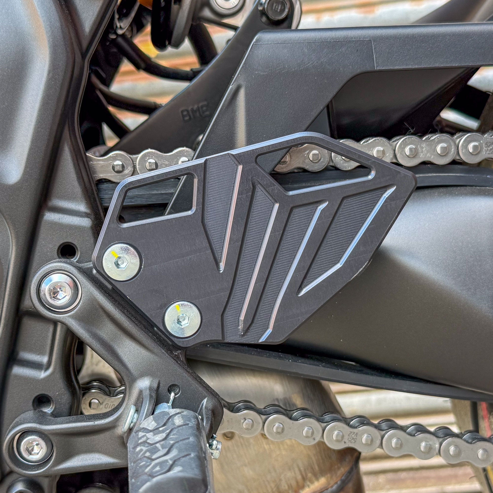 Pyramid Heel Plates | Black | Yamaha XSR 900 (Inc. GP) 2022>Current - Pyramid Motorcycle Accessories