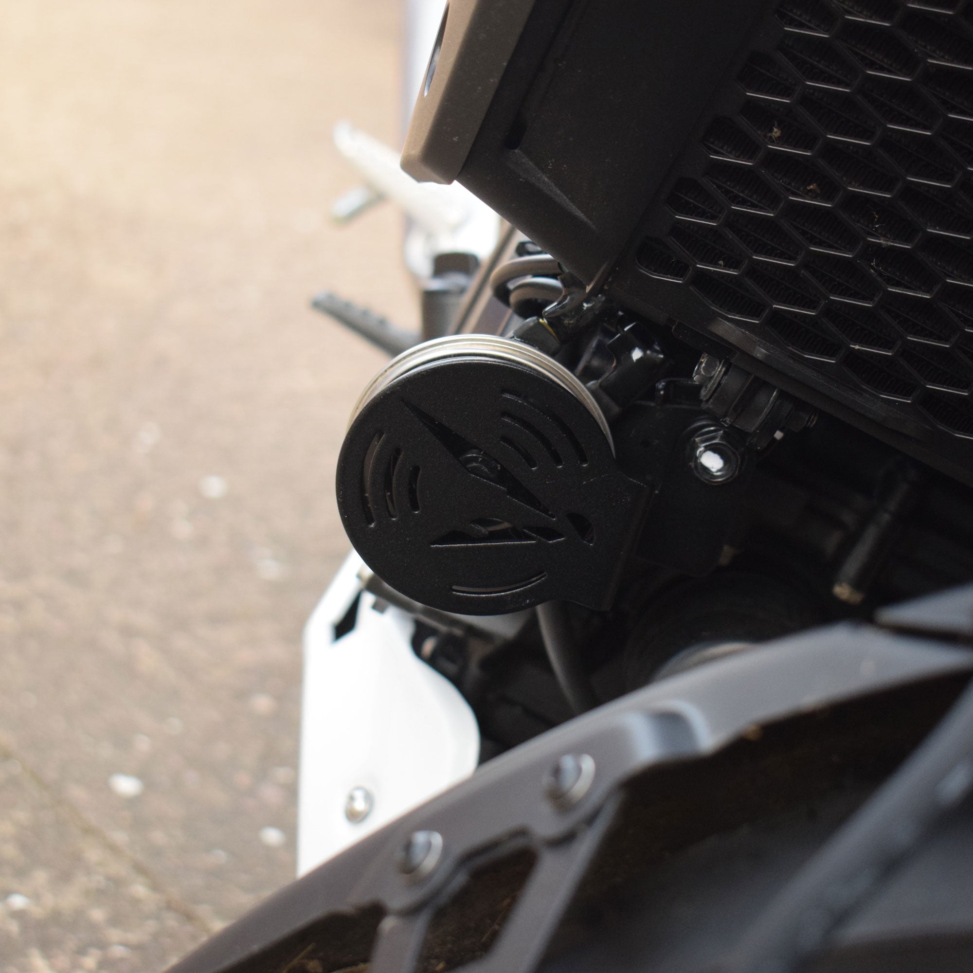 Pyramid Horn Cover | Black | Honda CB750 Hornet 2022> Current - Shop name