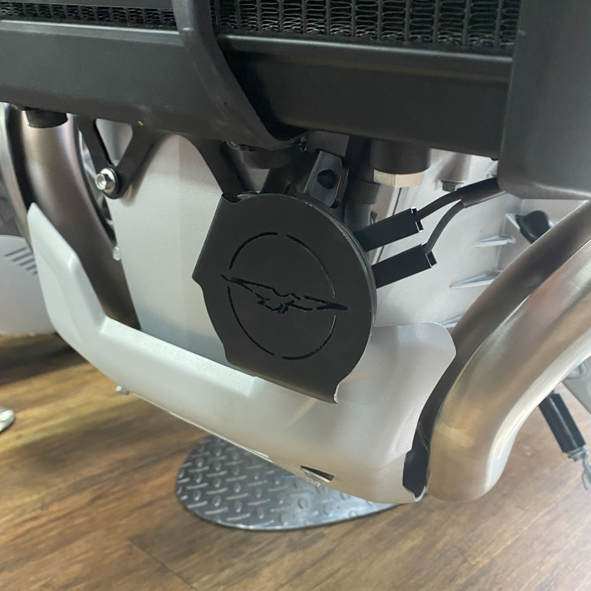 Pyramid Horn Cover | Black | Moto Guzzi V100 Mandello 2022>Current - Shop name