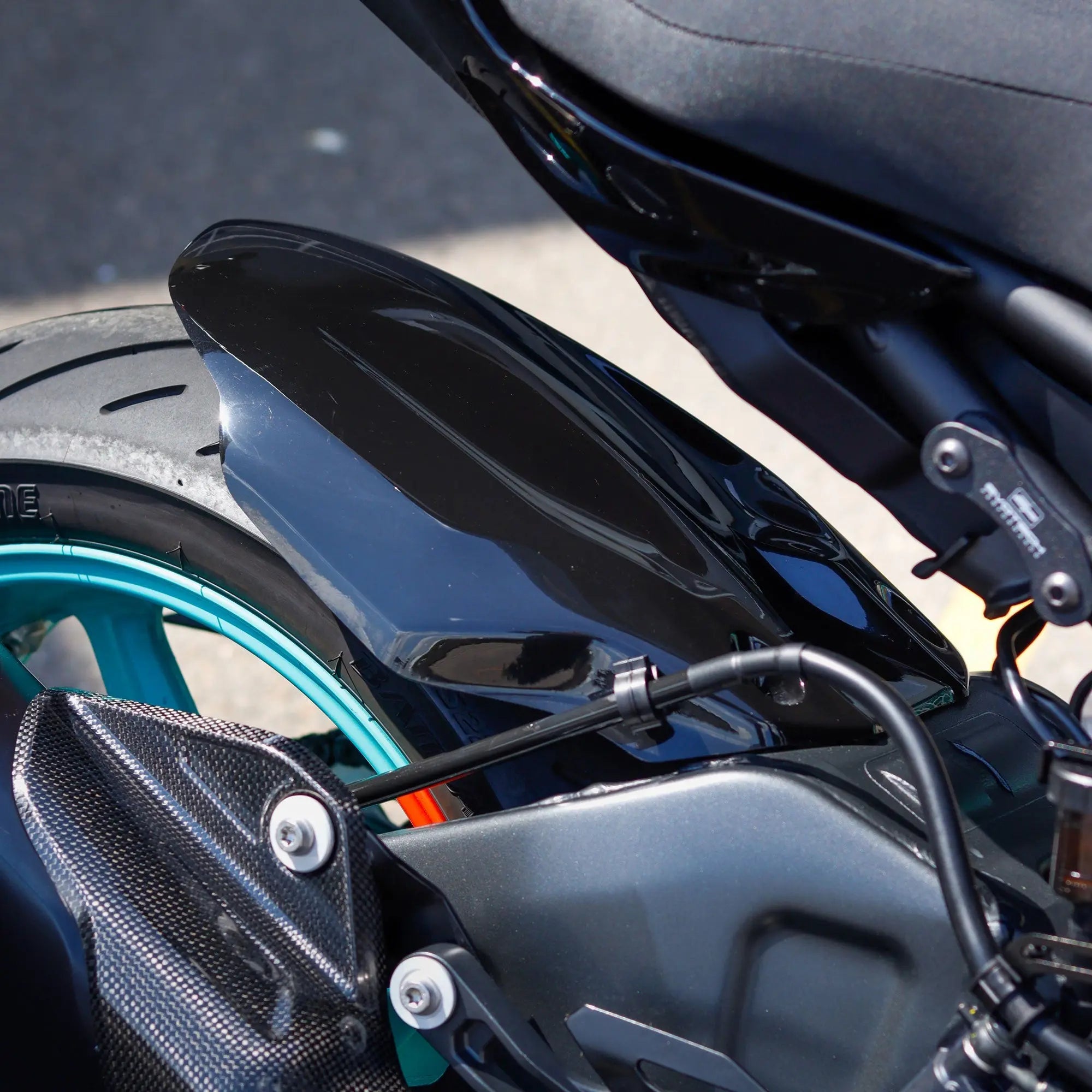 Pyramid Hugger | Black Gloss | Yamaha MT-10 2016>Current - Shop name