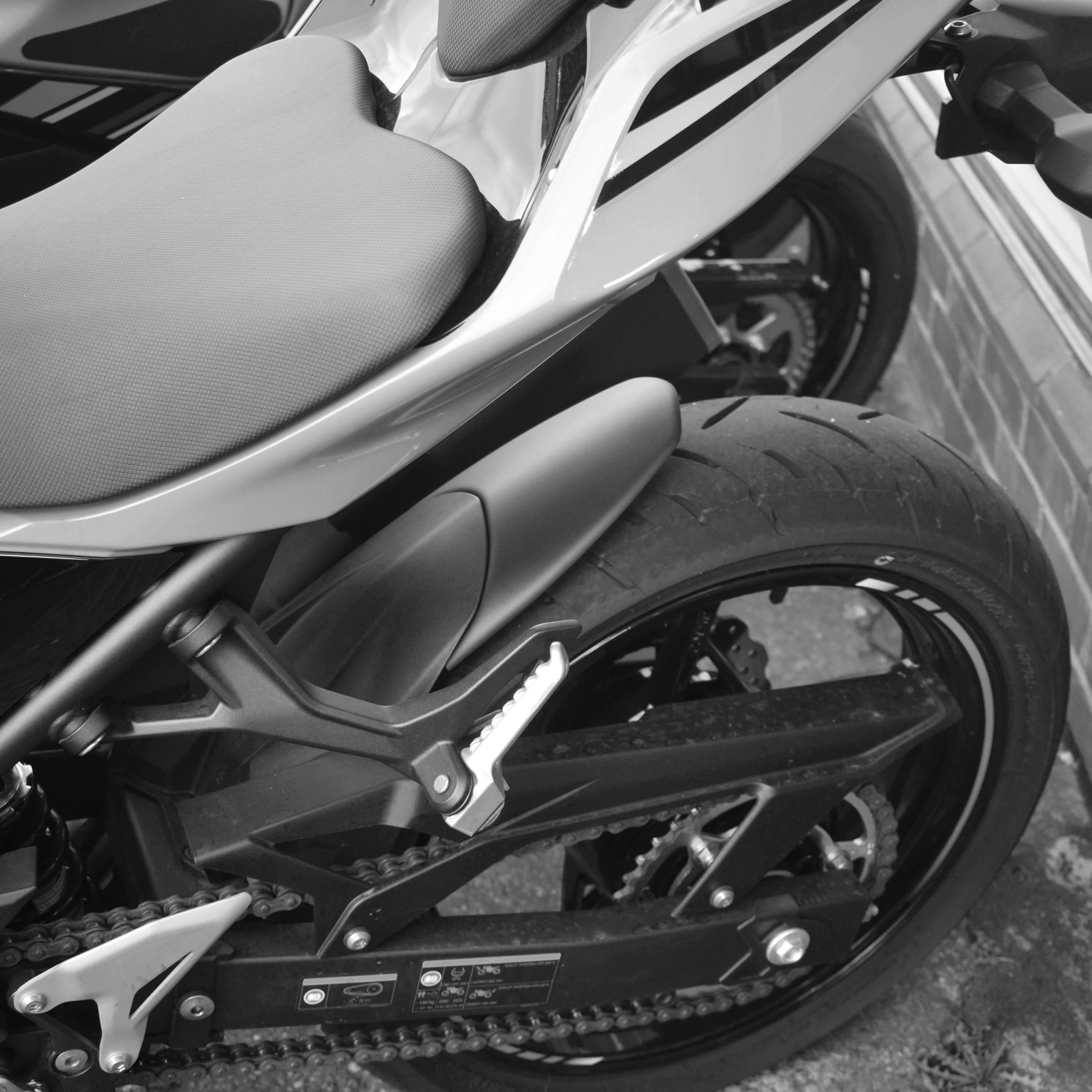 Pyramid Hugger Extension | Matte Black | Kawasaki Z 500 2024>Current - Shop name