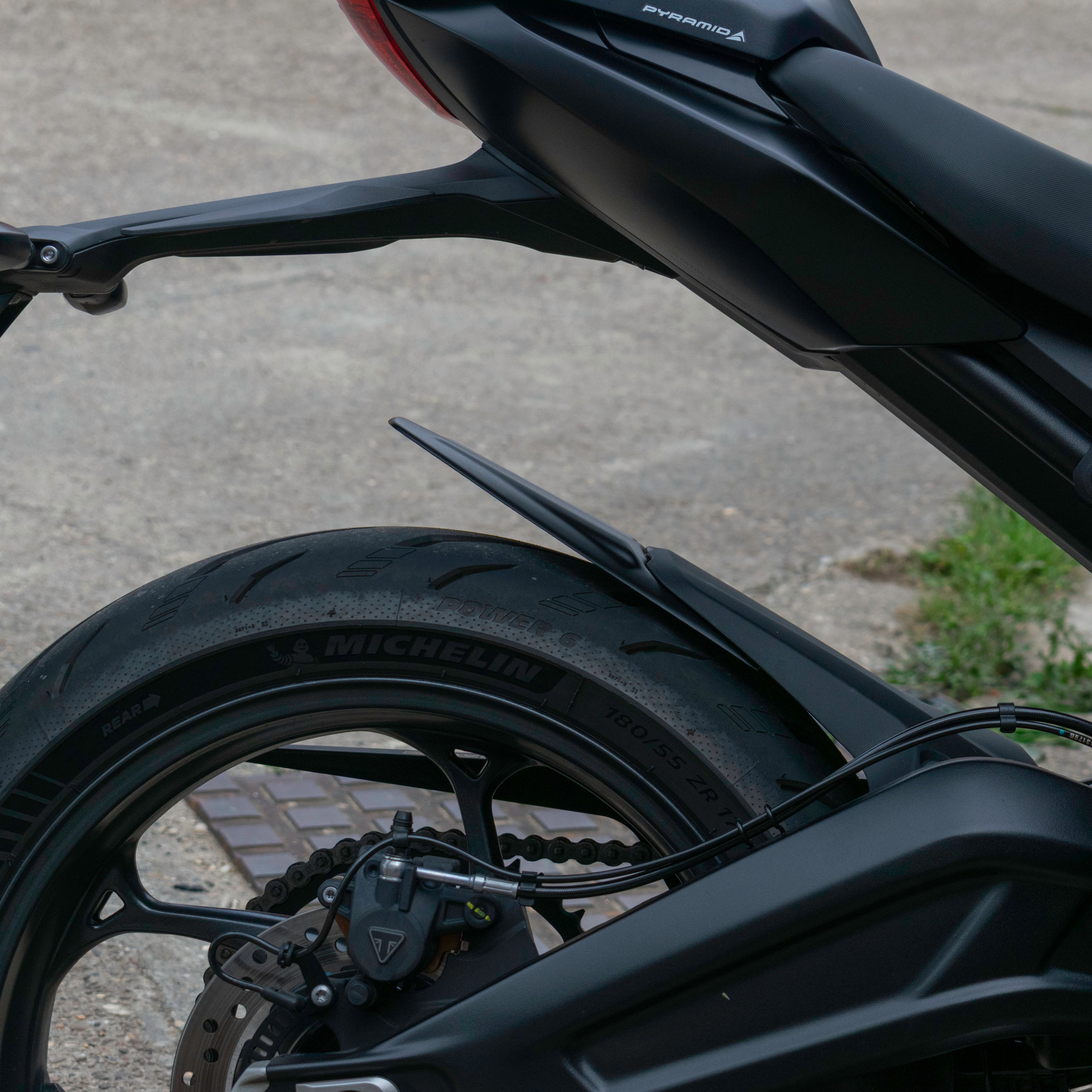 Pyramid Hugger Extension | Matte Black | Triumph Daytona 660 2024>Current - Shop name