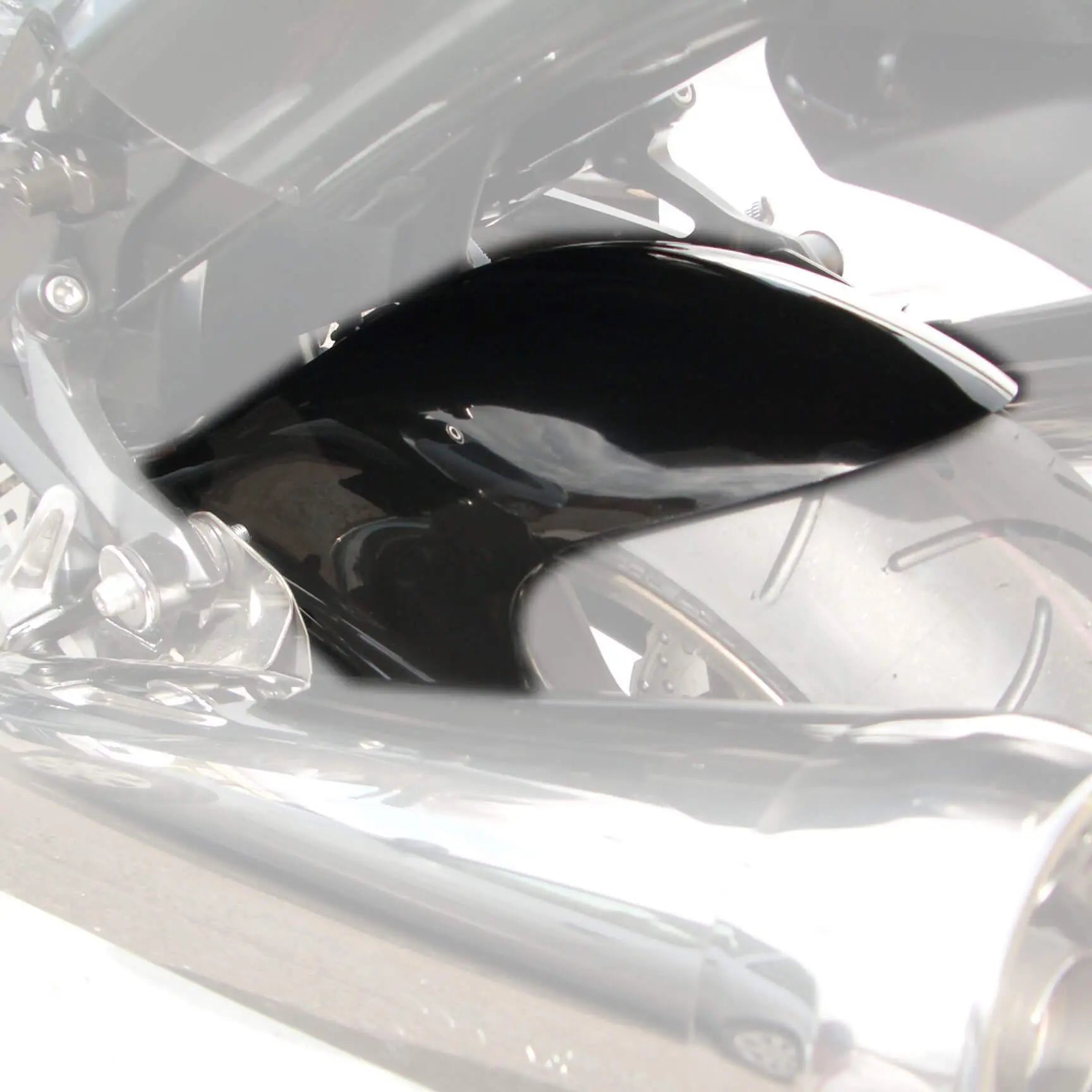 Pyramid Hugger | Gloss Black | Kawasaki ZZR 1400 2006>Current - Shop name