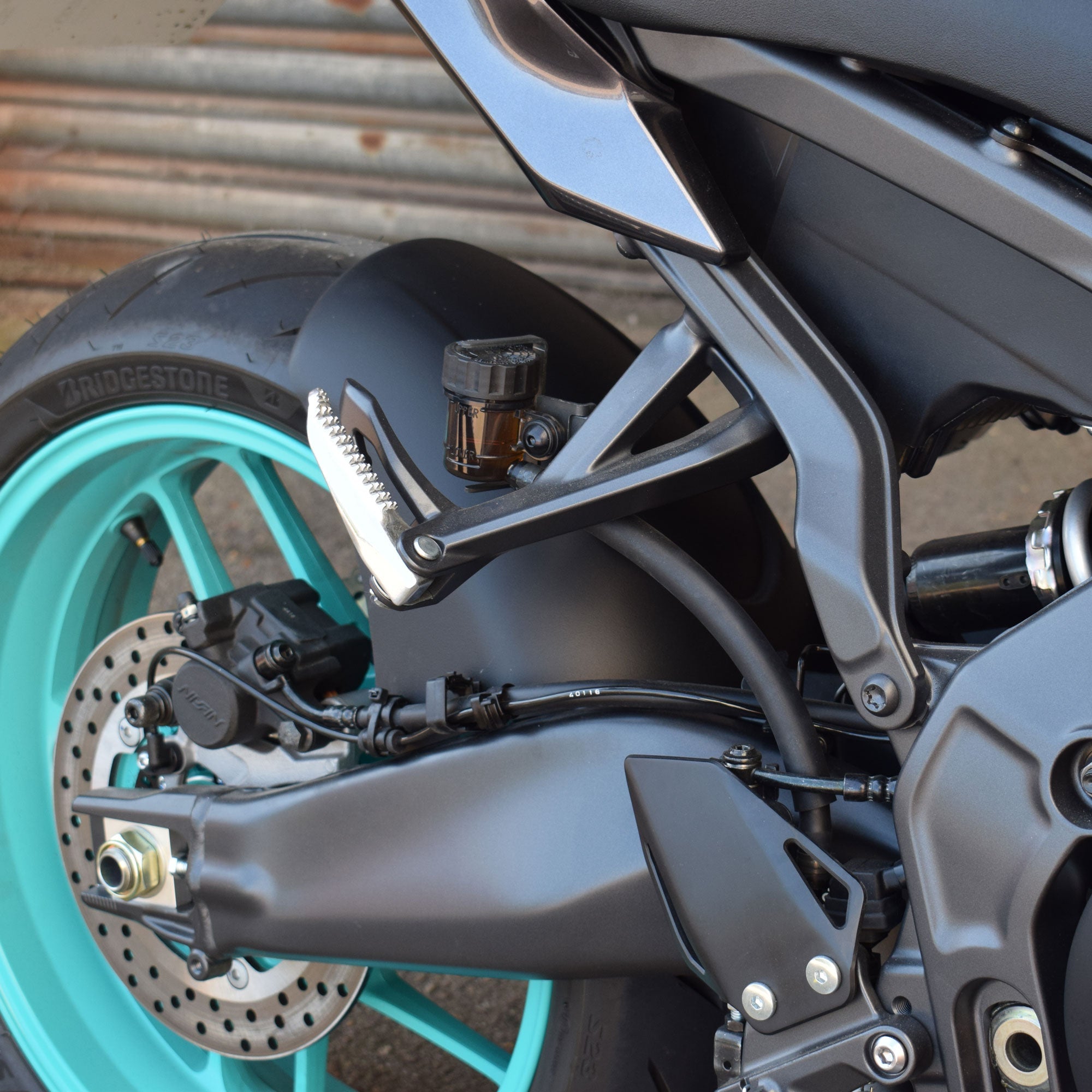 Pyramid Hugger | Ice Storm | Yamaha MT-09 2025>Current - Shop name