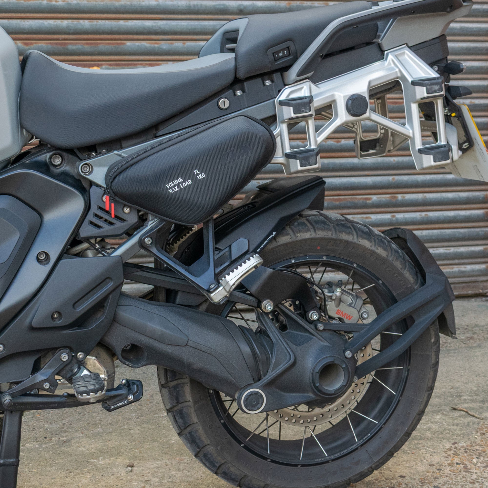 Pyramid Hugger | Matte Black | BMW R 1300 GS Adventure 2024>Current - Shop name