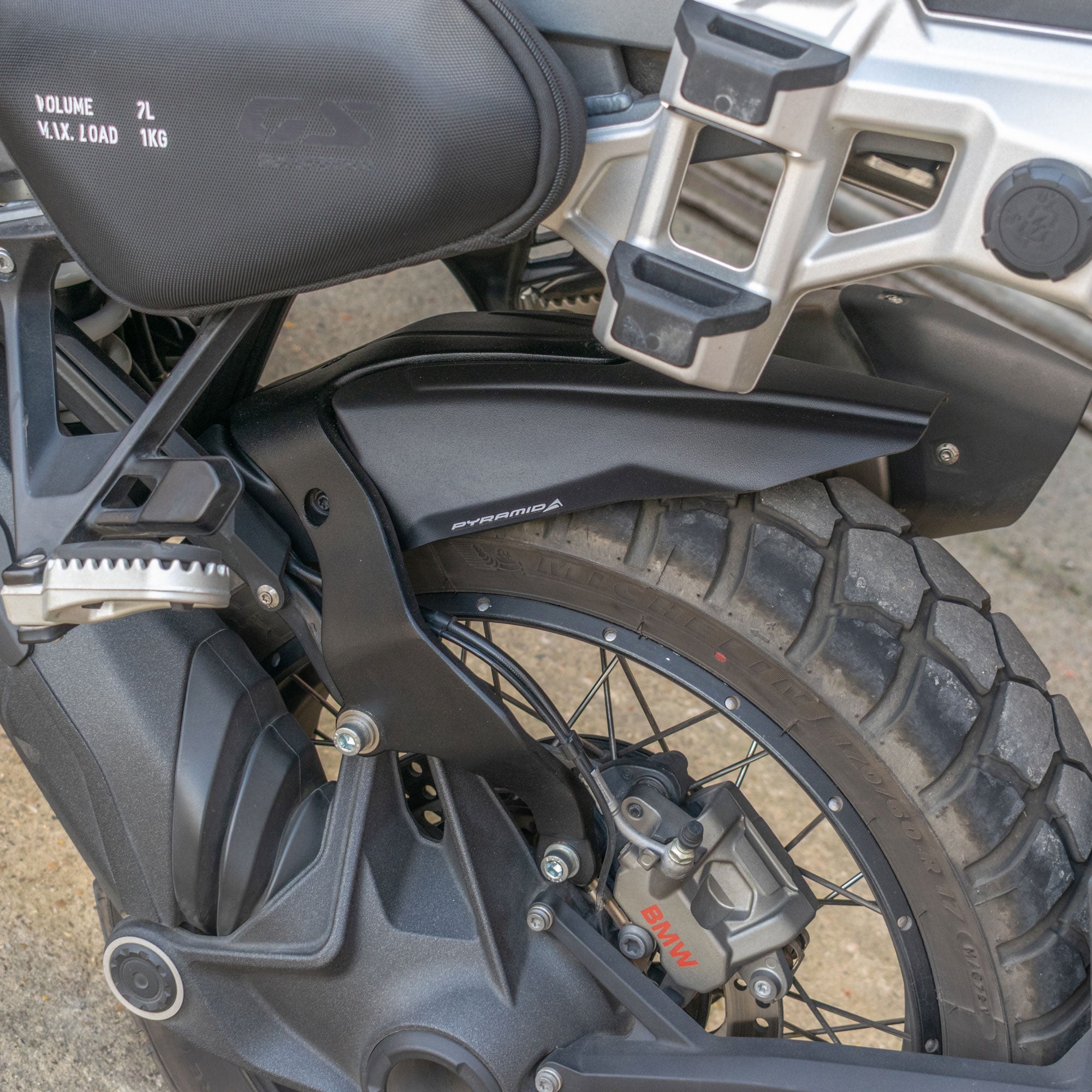 Pyramid Hugger | Matte Black | BMW R 1300 GS Adventure 2024>Current - Shop name