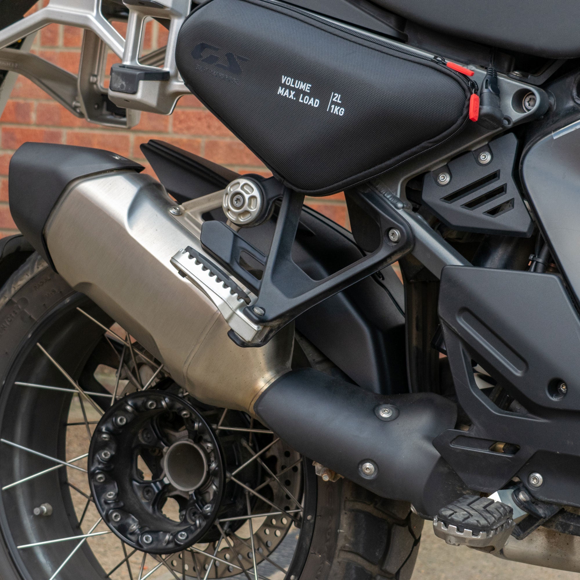Pyramid Hugger | Matte Black | BMW R 1300 GS Adventure 2024>Current - Shop name