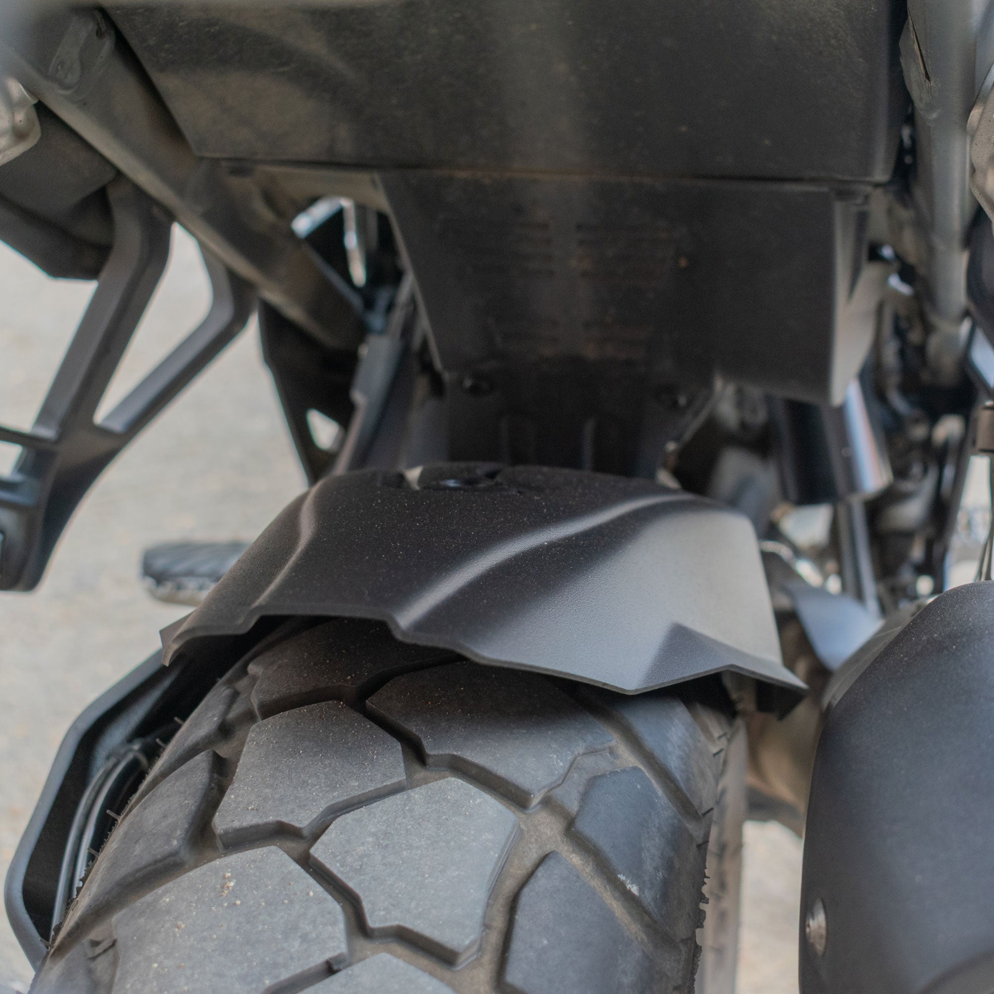 Pyramid Hugger | Matte Black | BMW R 1300 GS Adventure 2024>Current - Shop name