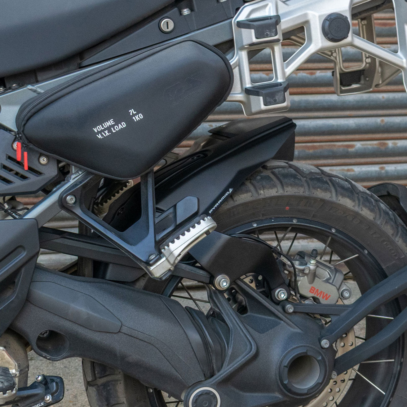 Pyramid Hugger | Matte Black | BMW R 1300 GS Adventure 2024>Current - Shop name