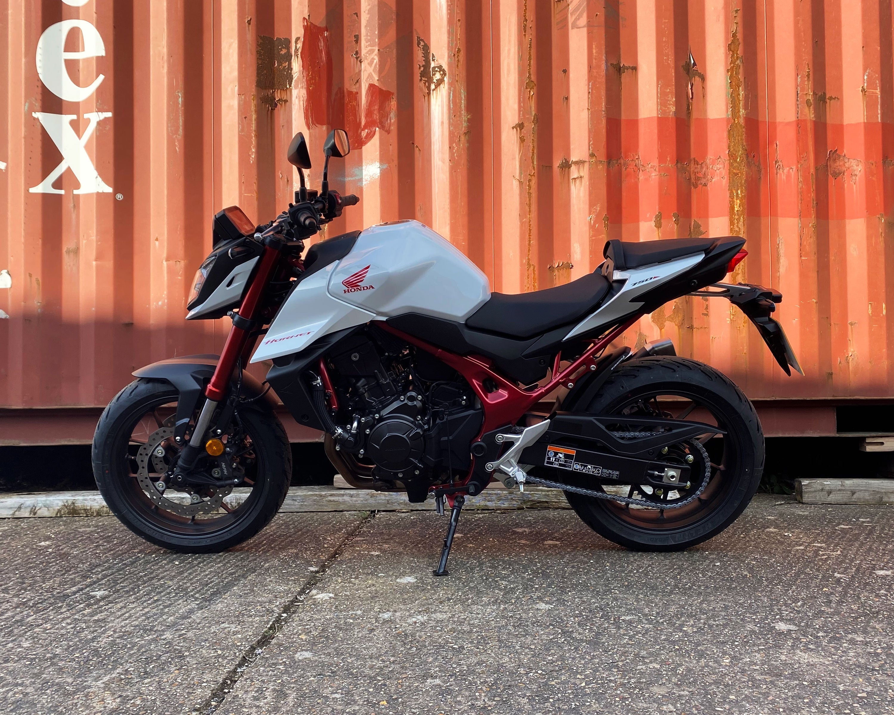 Pyramid Hugger | Matte Black | Honda CB750 Hornet 2023>2025 - Shop name